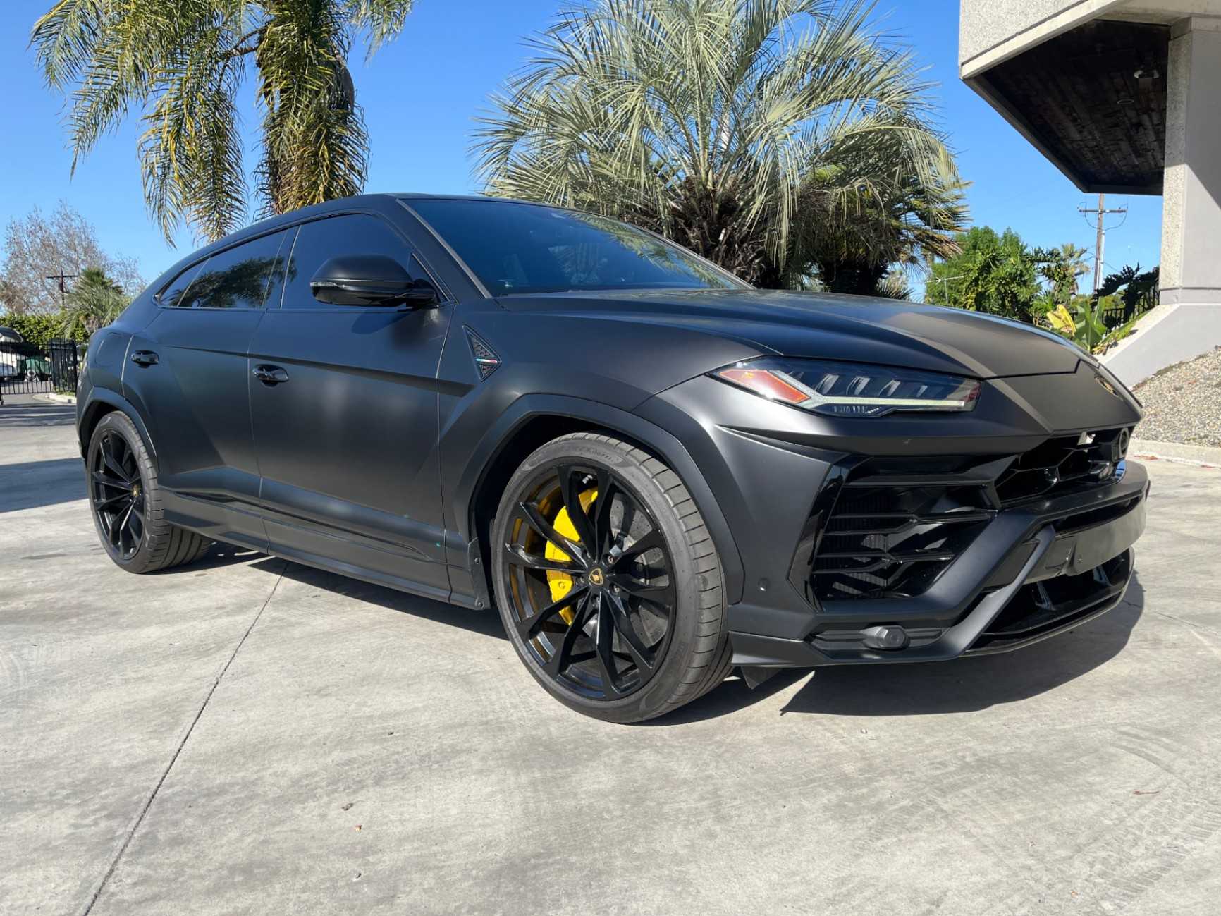 Lamborghini Urus Image 14
