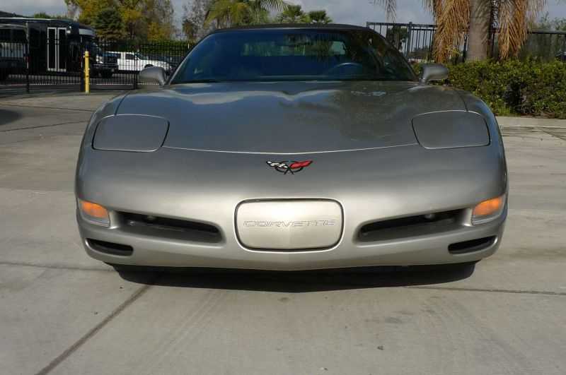 Chevrolet Corvette Image 2