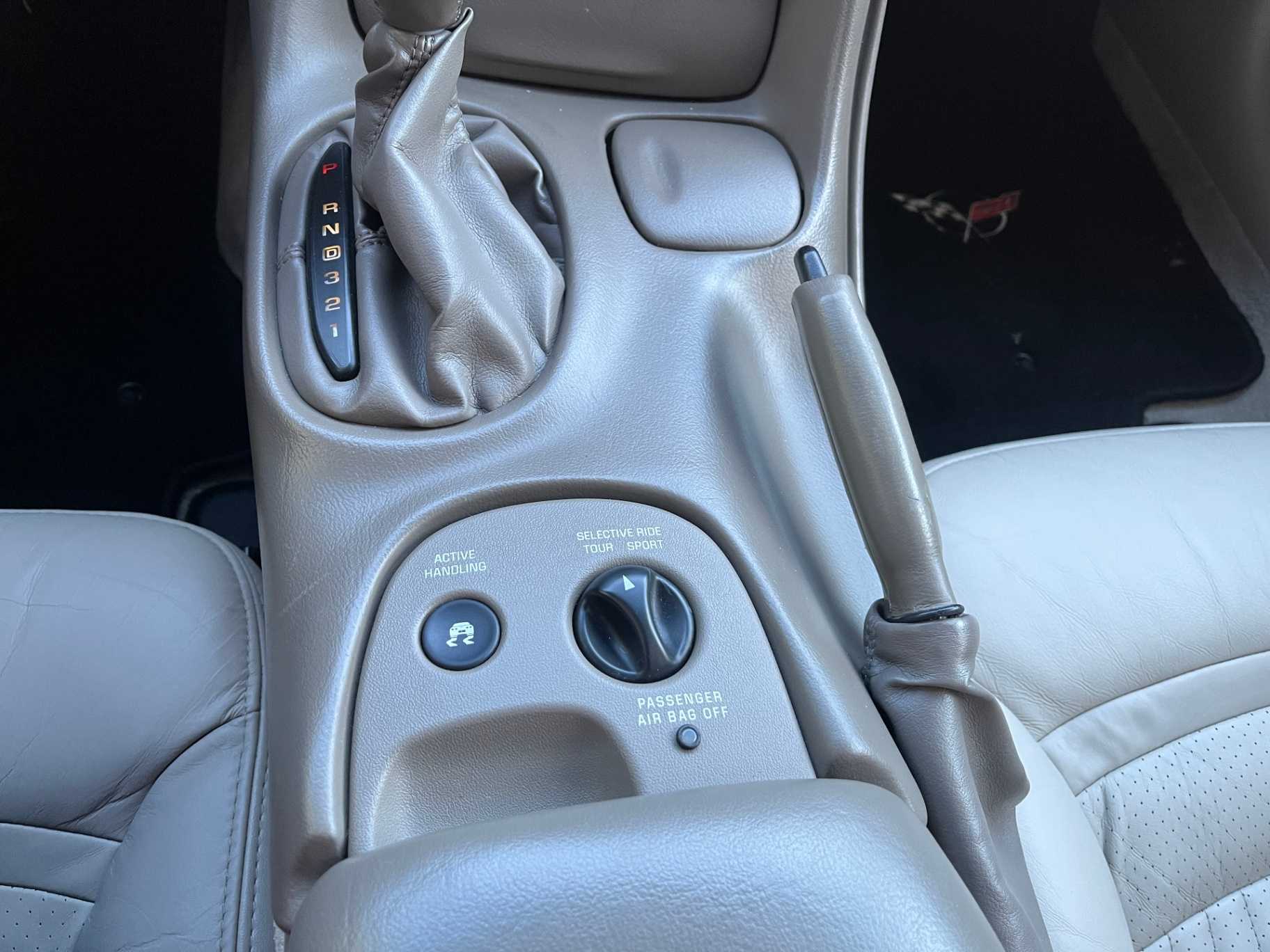 Chevrolet Corvette Image 23