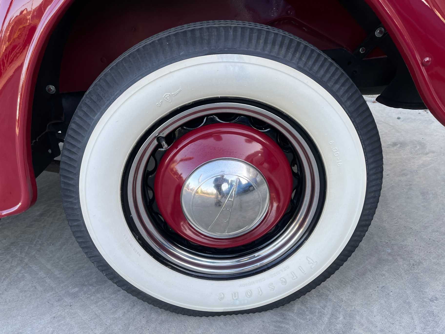 Ford pickup Image 17