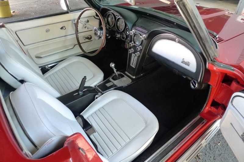 Chevrolet Corvette Image 11