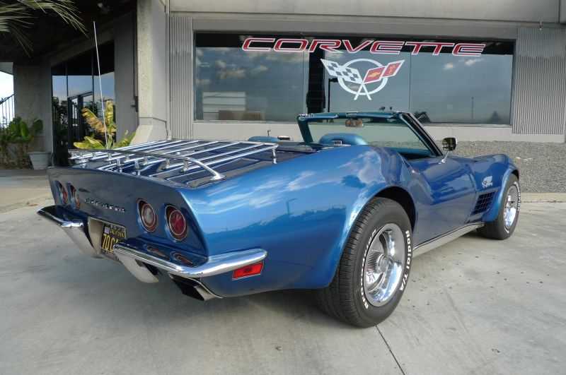 Chevrolet Corvette Image 11