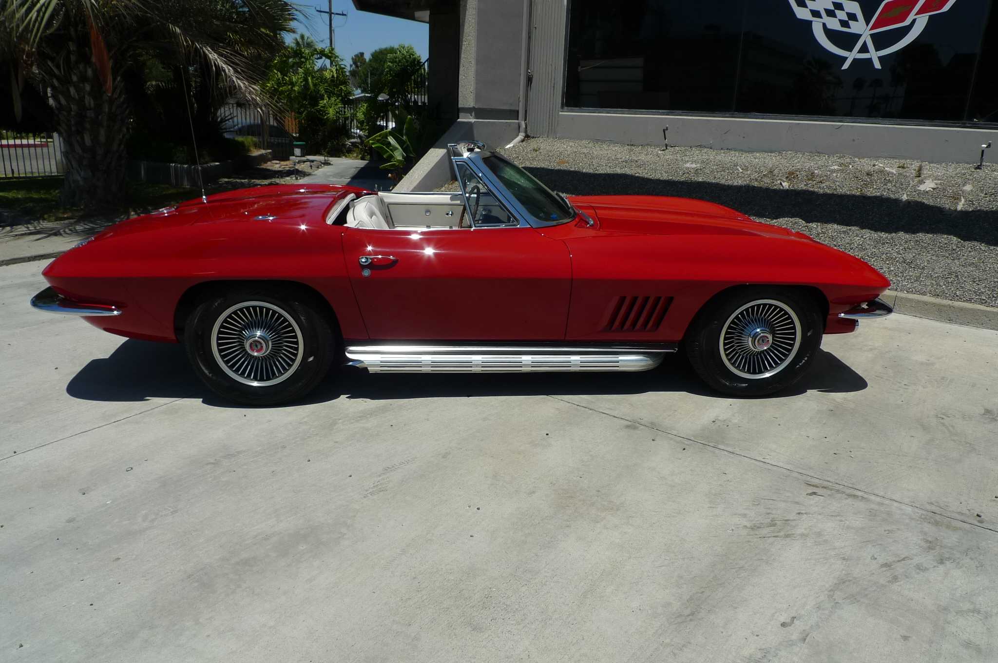 Chevrolet Corvette Image 41