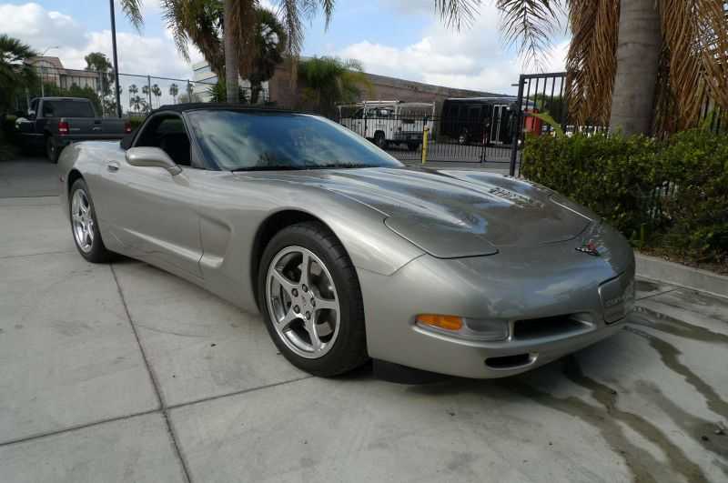 Chevrolet Corvette Image 16