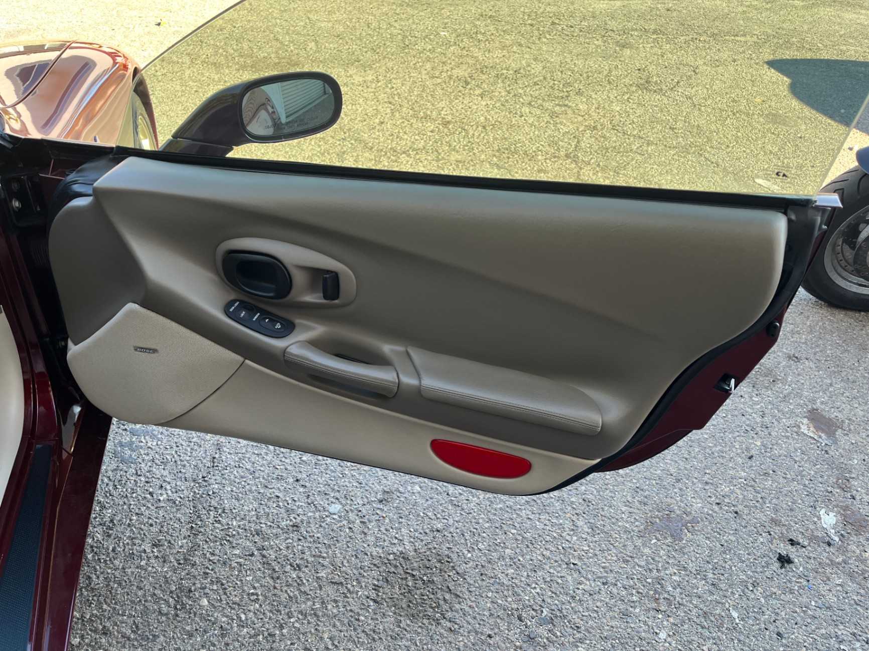 Chevrolet Corvette Image 32