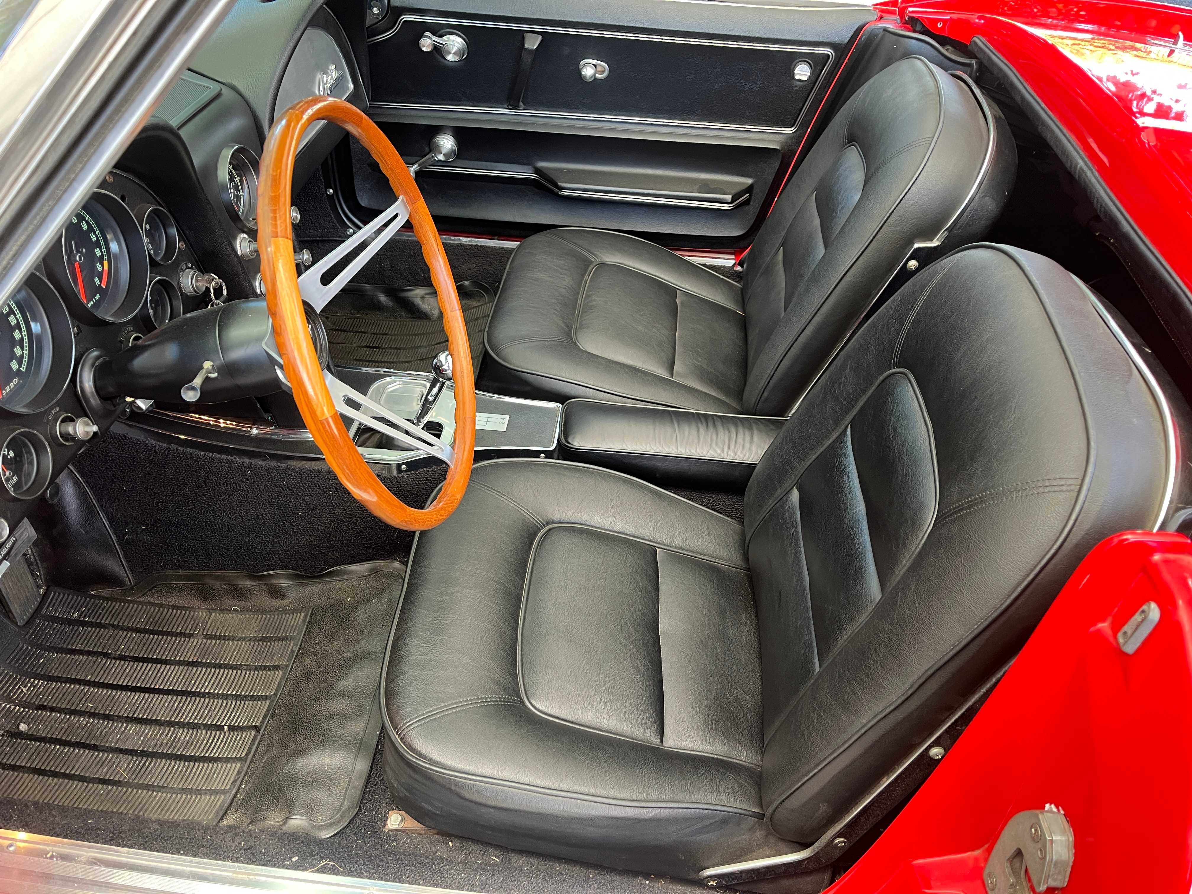 Chevrolet Corvette Image 20