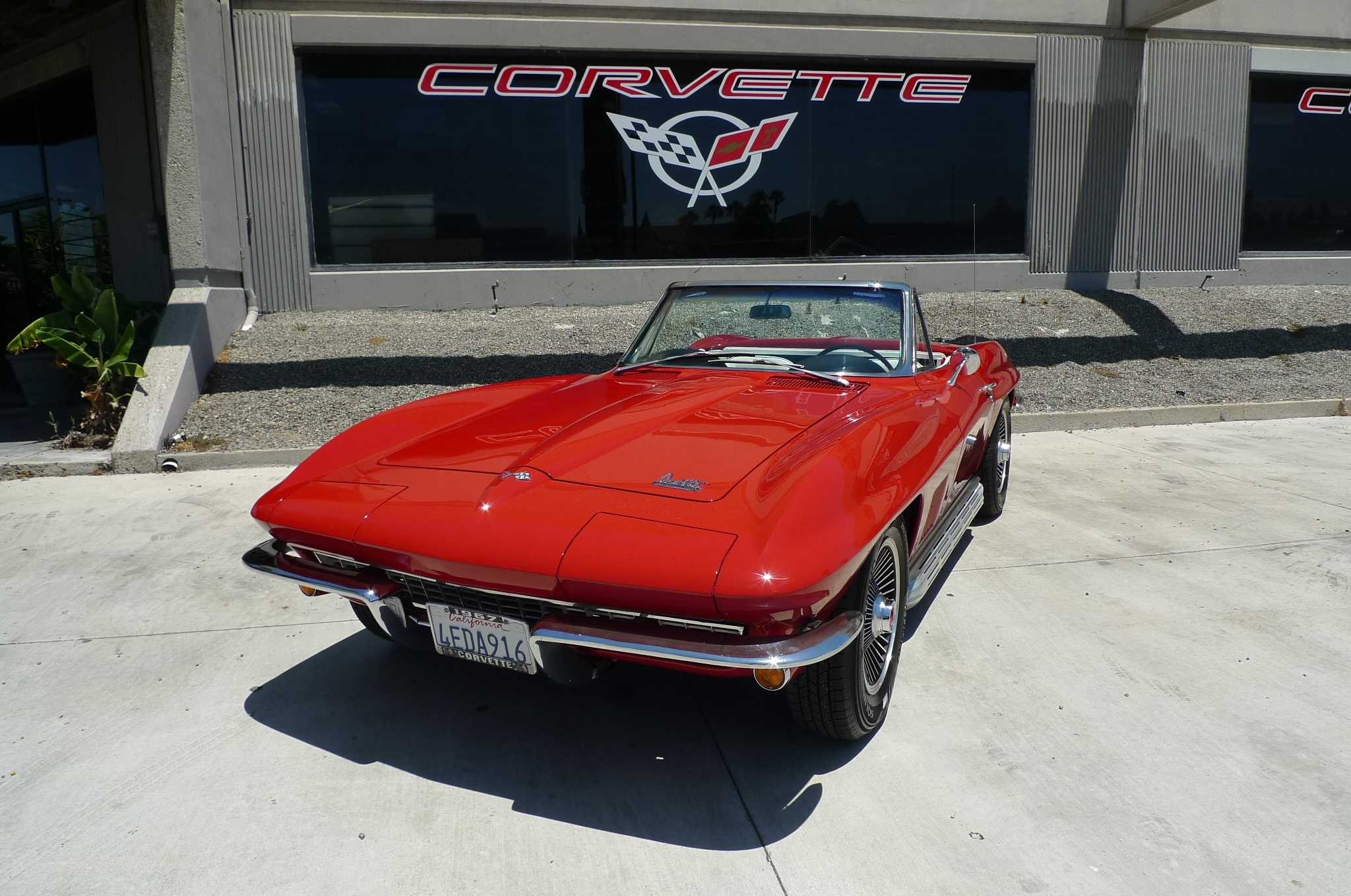 Chevrolet Corvette Image 15