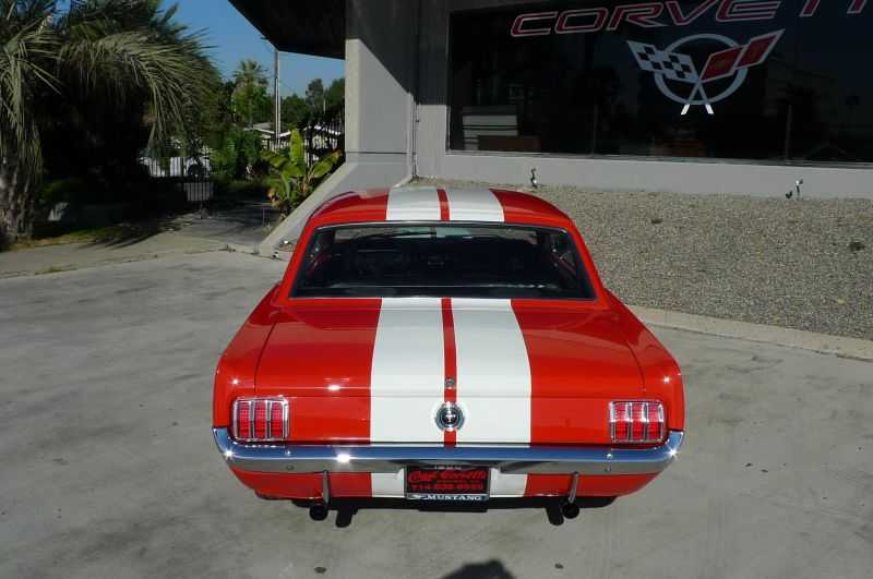 Ford Mustang Image 6