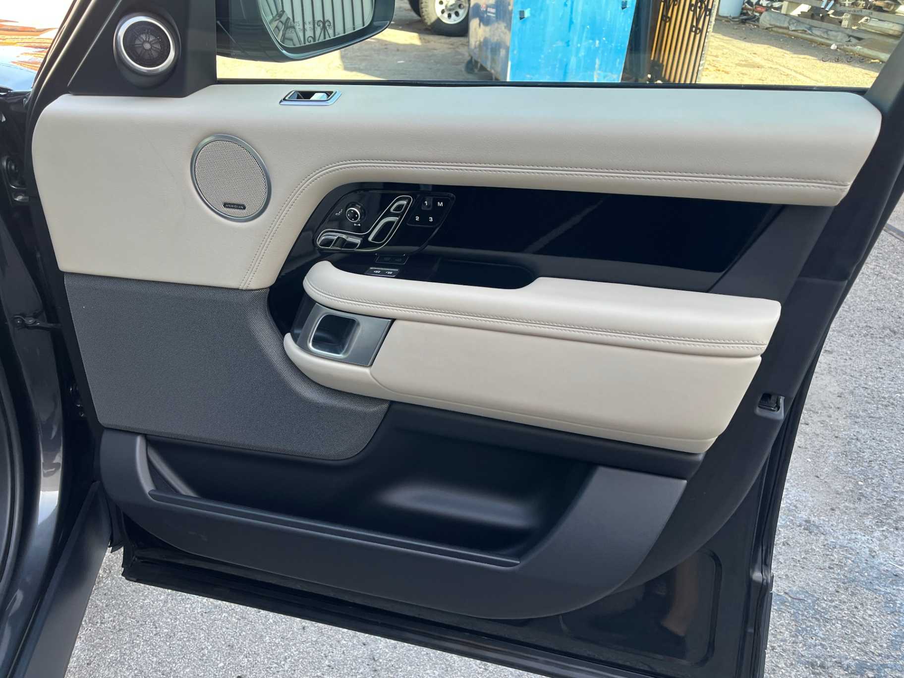 Land Rover Range Rover Image 51