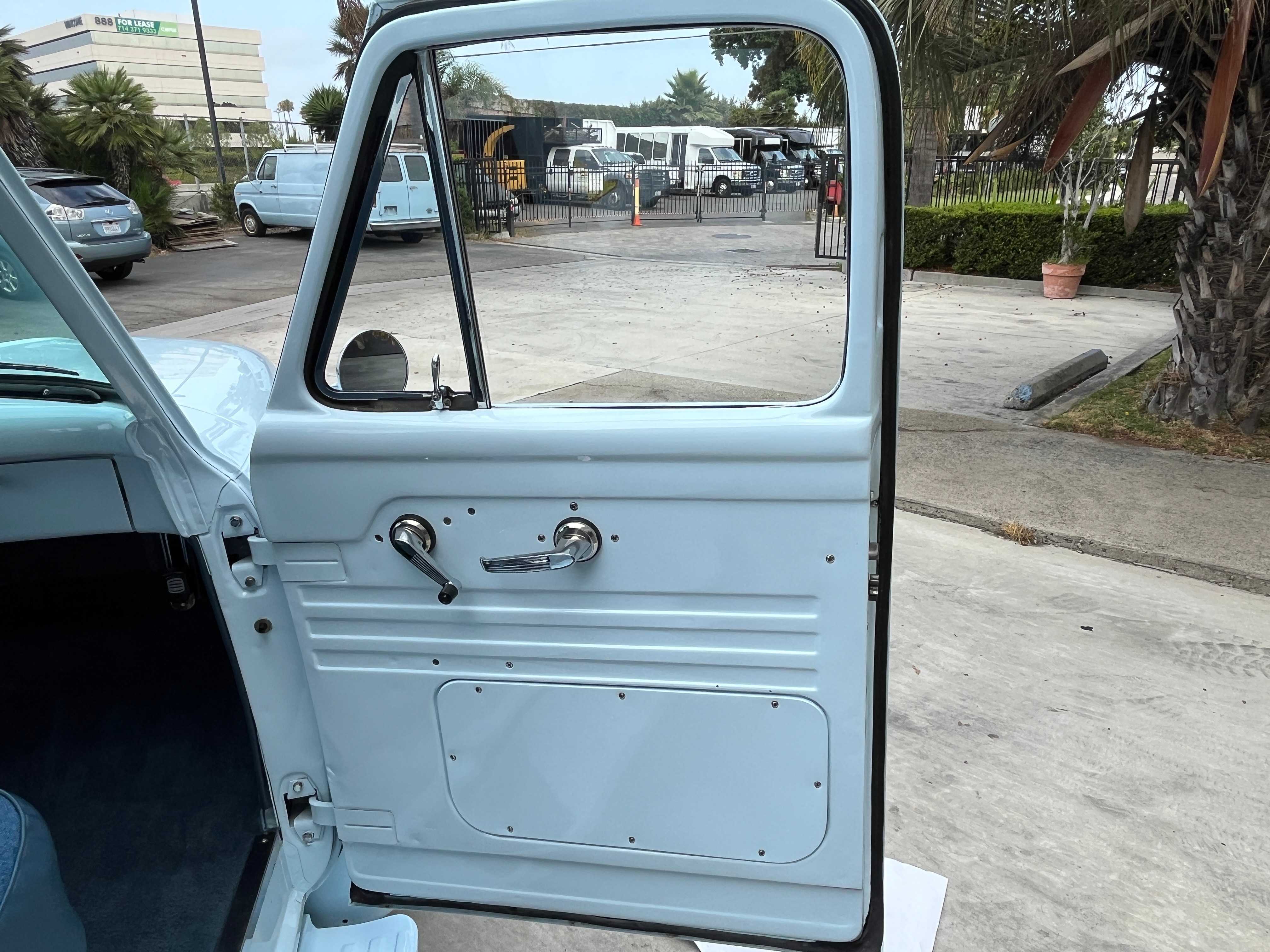 Ford F-100 Image 40