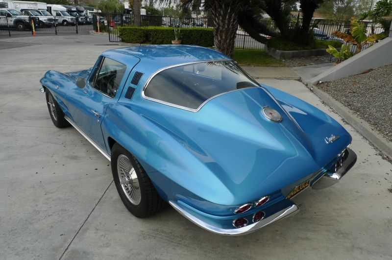 Chevrolet Corvette Image 19