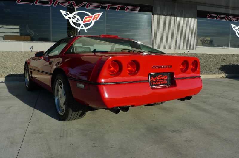 Chevrolet Corvette Image 10