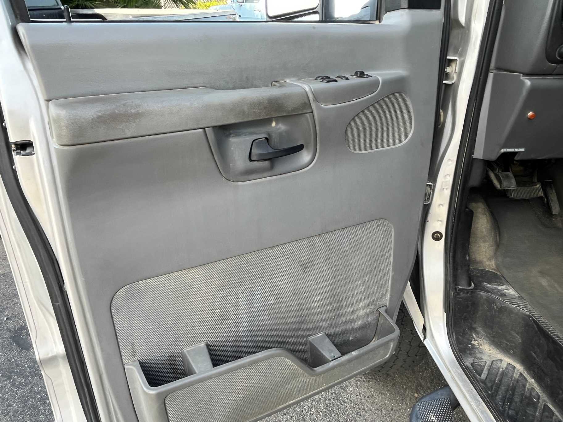 Ford E-Series Image 68