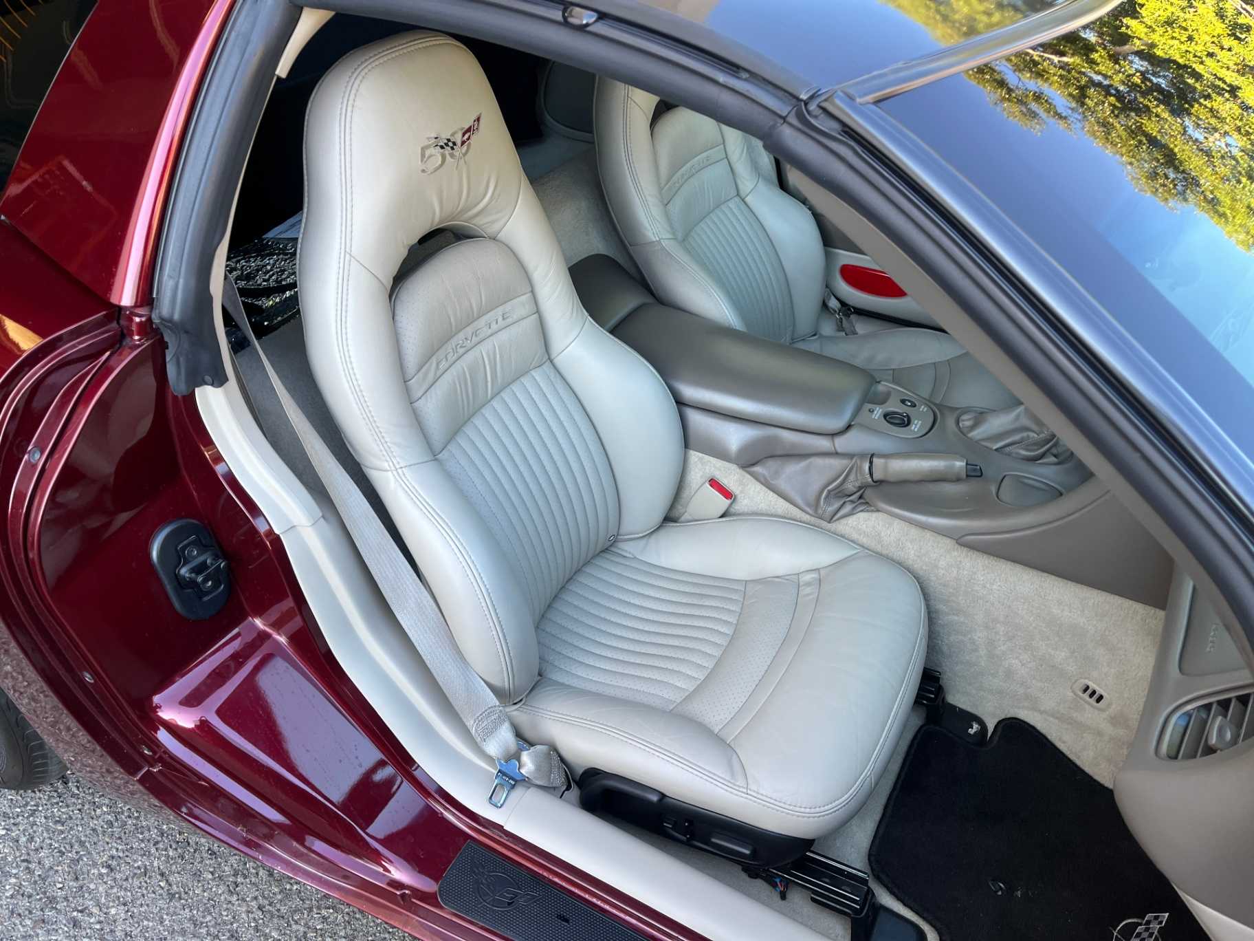 Chevrolet Corvette Image 33