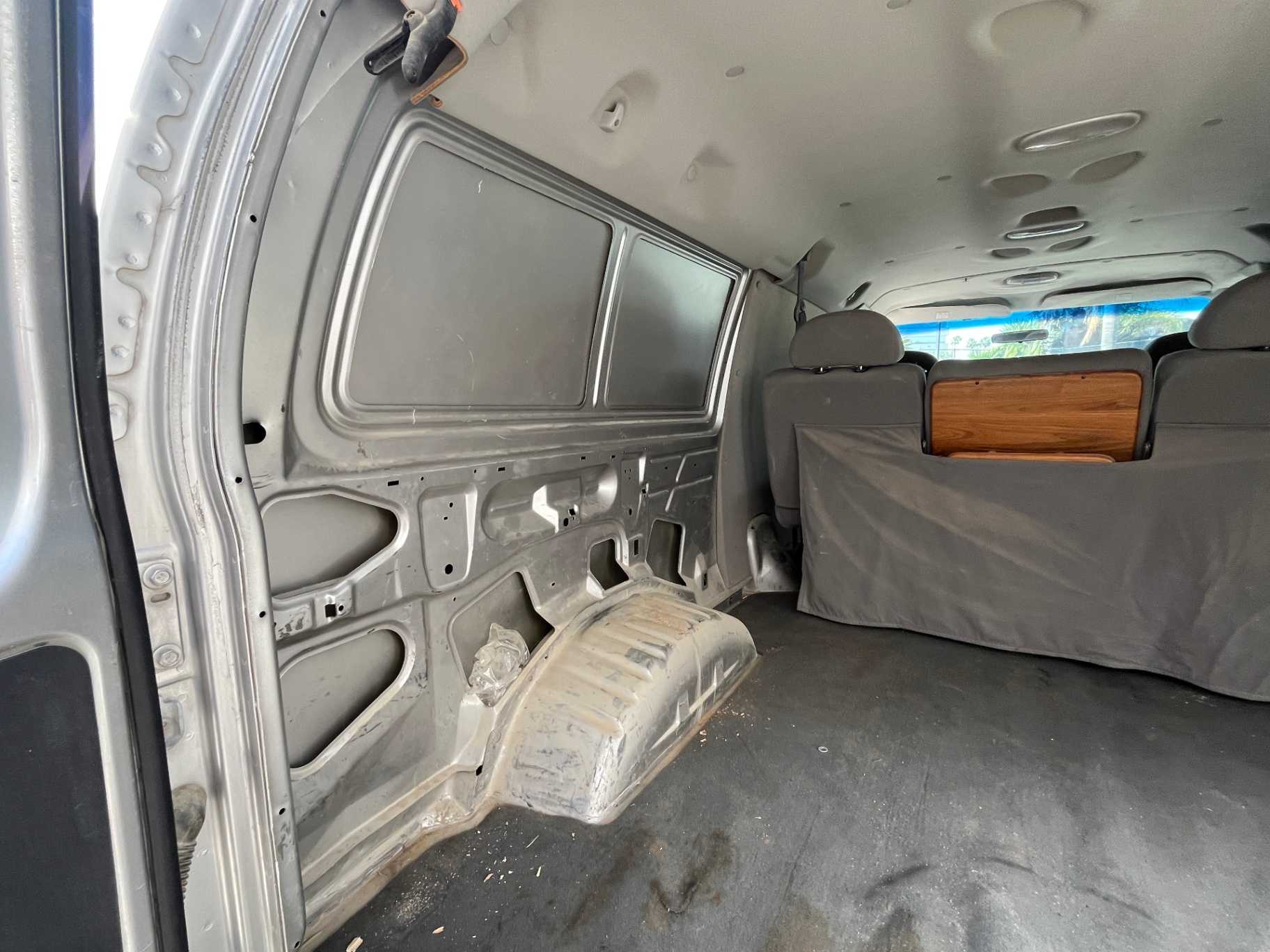 Ford E-Series Image 36