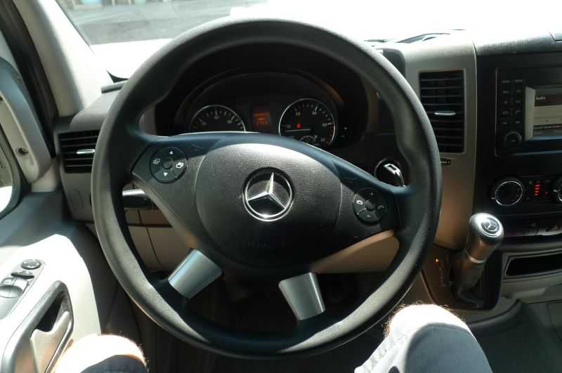 Mercedes-Benz Sprinter Image 7