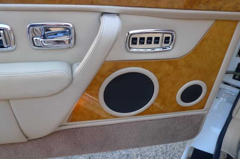 Bentley Azure Image 37