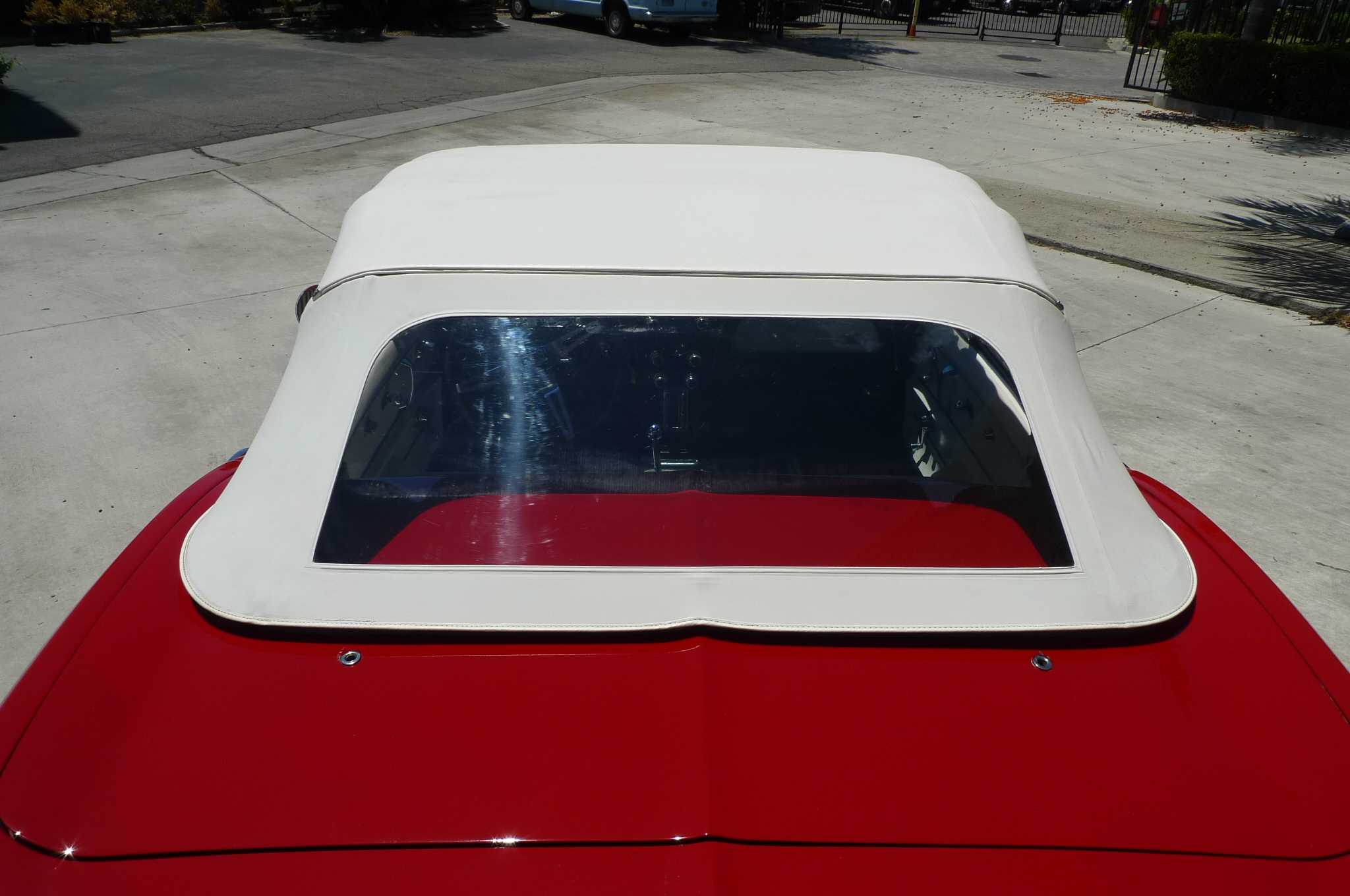 Chevrolet Corvette Image 19