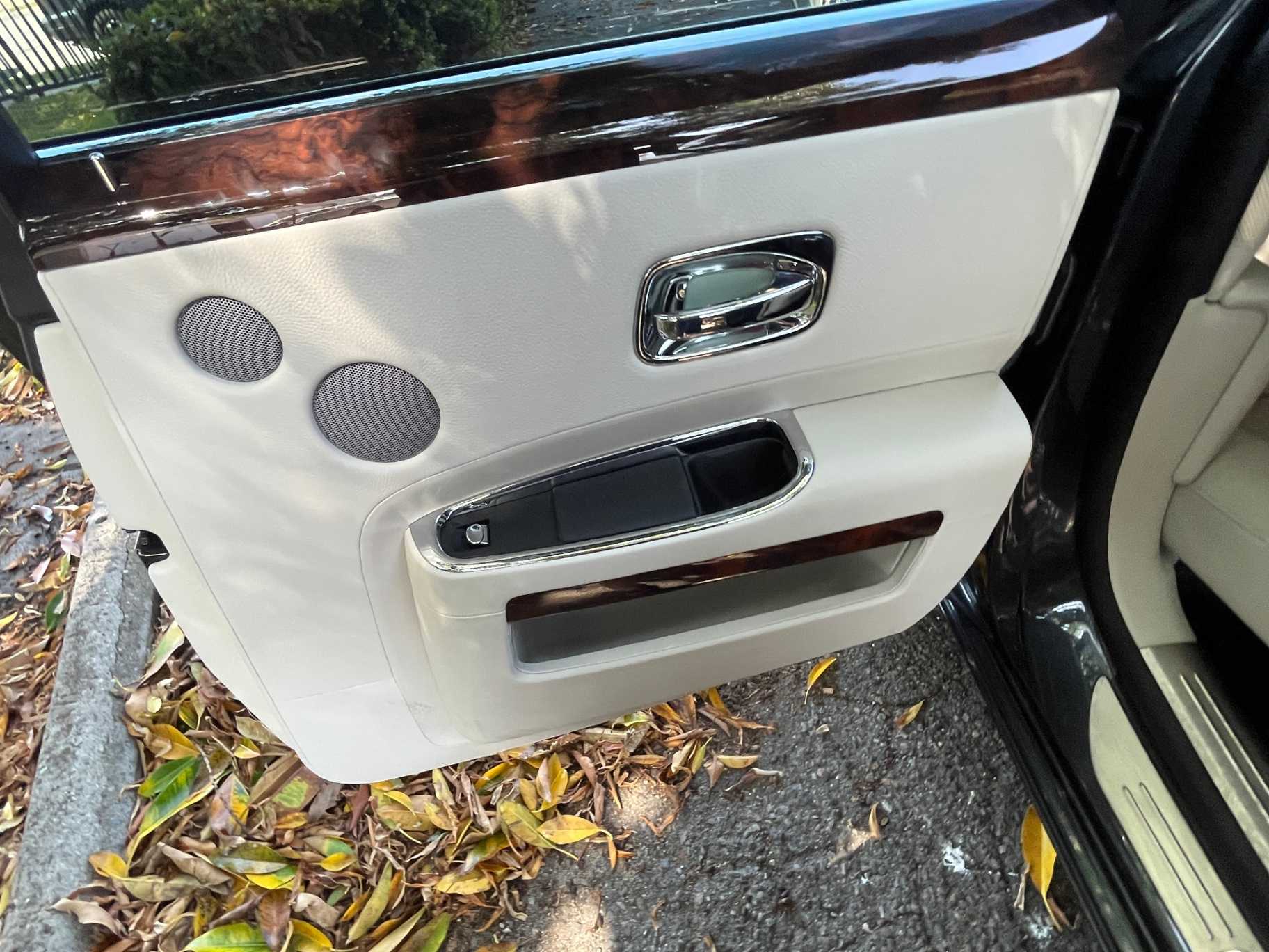 Rolls-Royce Ghost Image 50