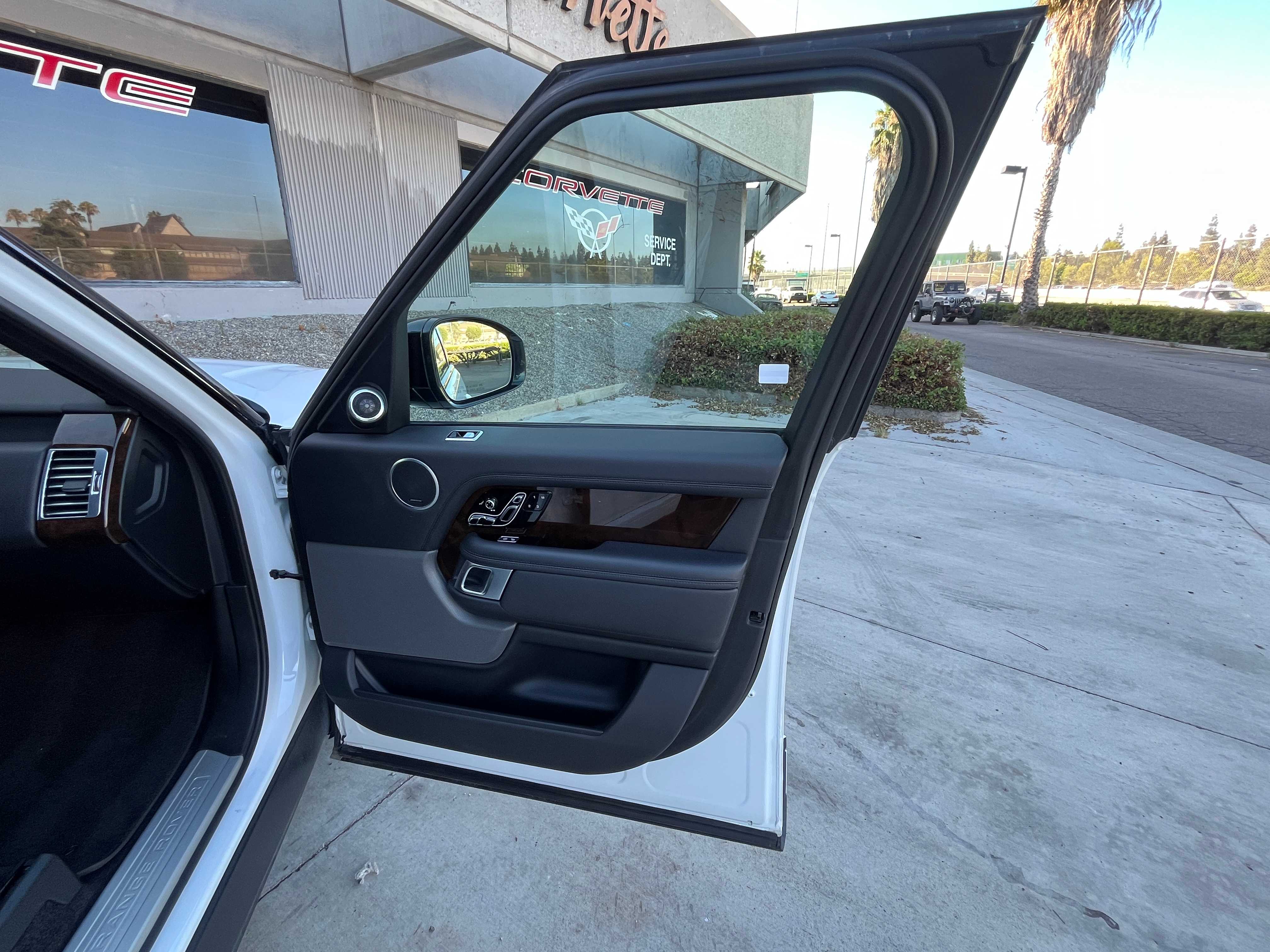 Land Rover Range Rover Image 24