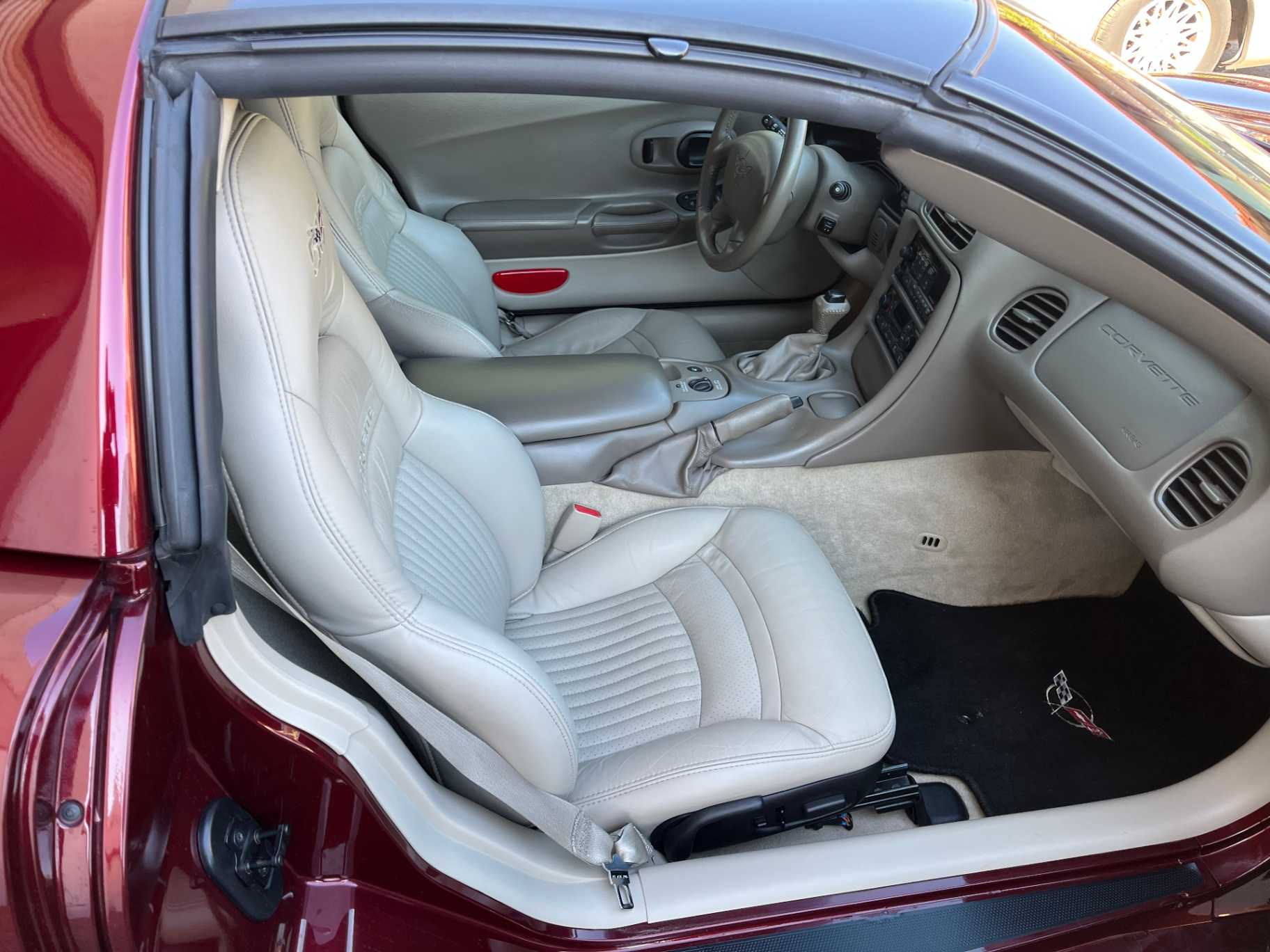 Chevrolet Corvette Image 29