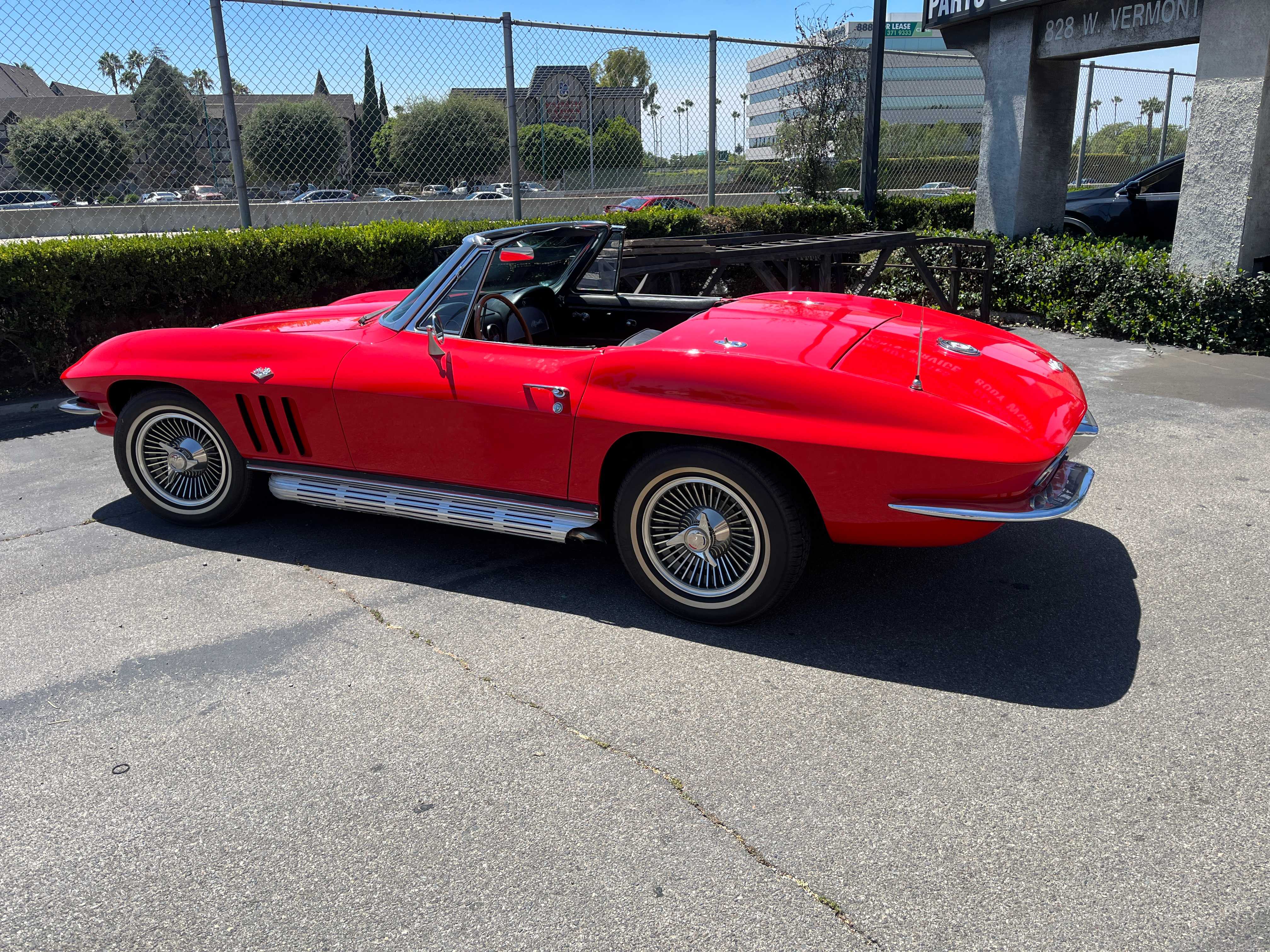 Chevrolet Corvette Image 18