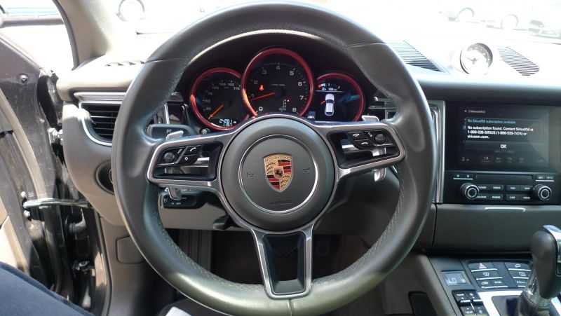 Porsche Macan Image 2