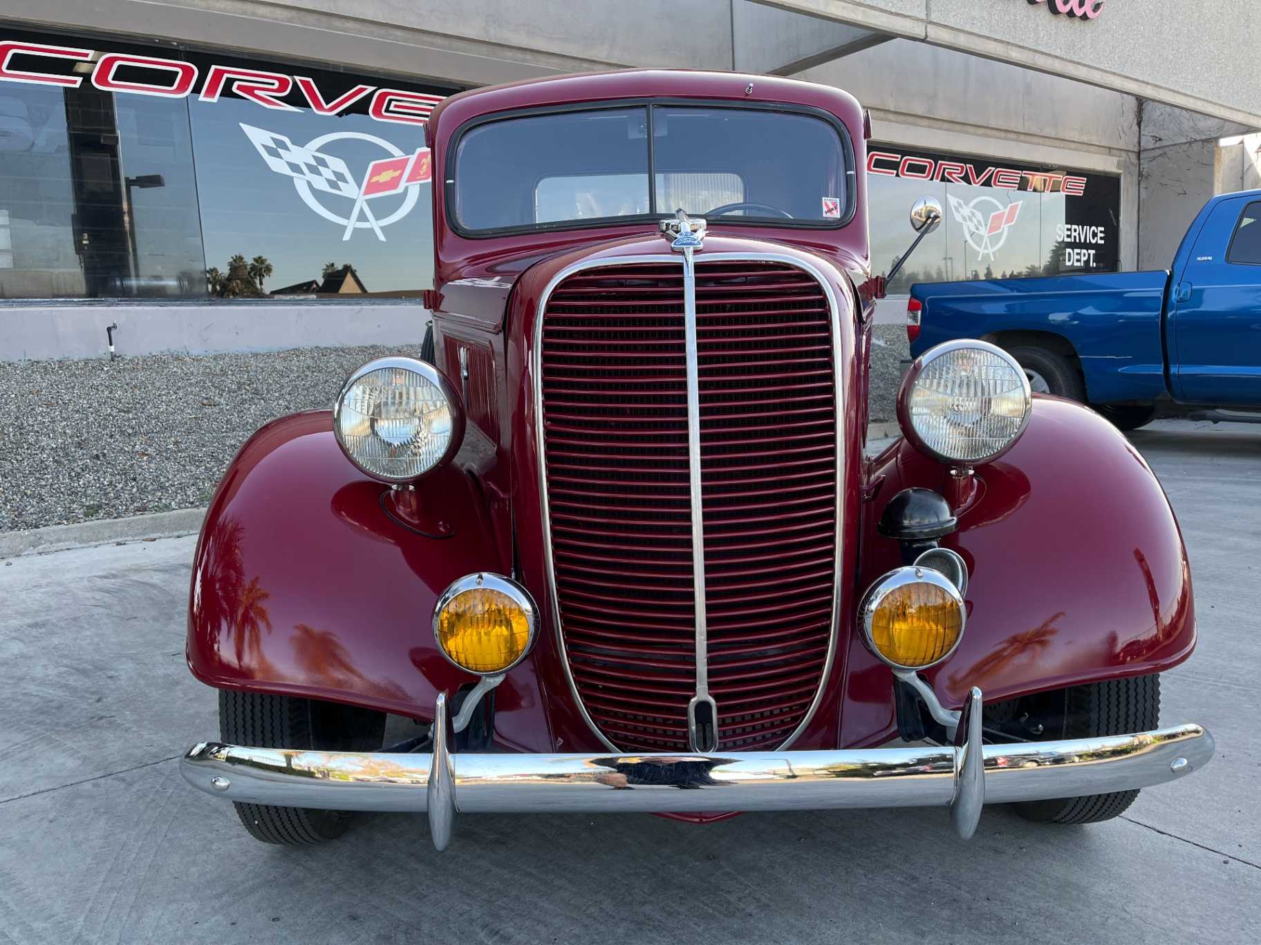 Ford pickup Image 16