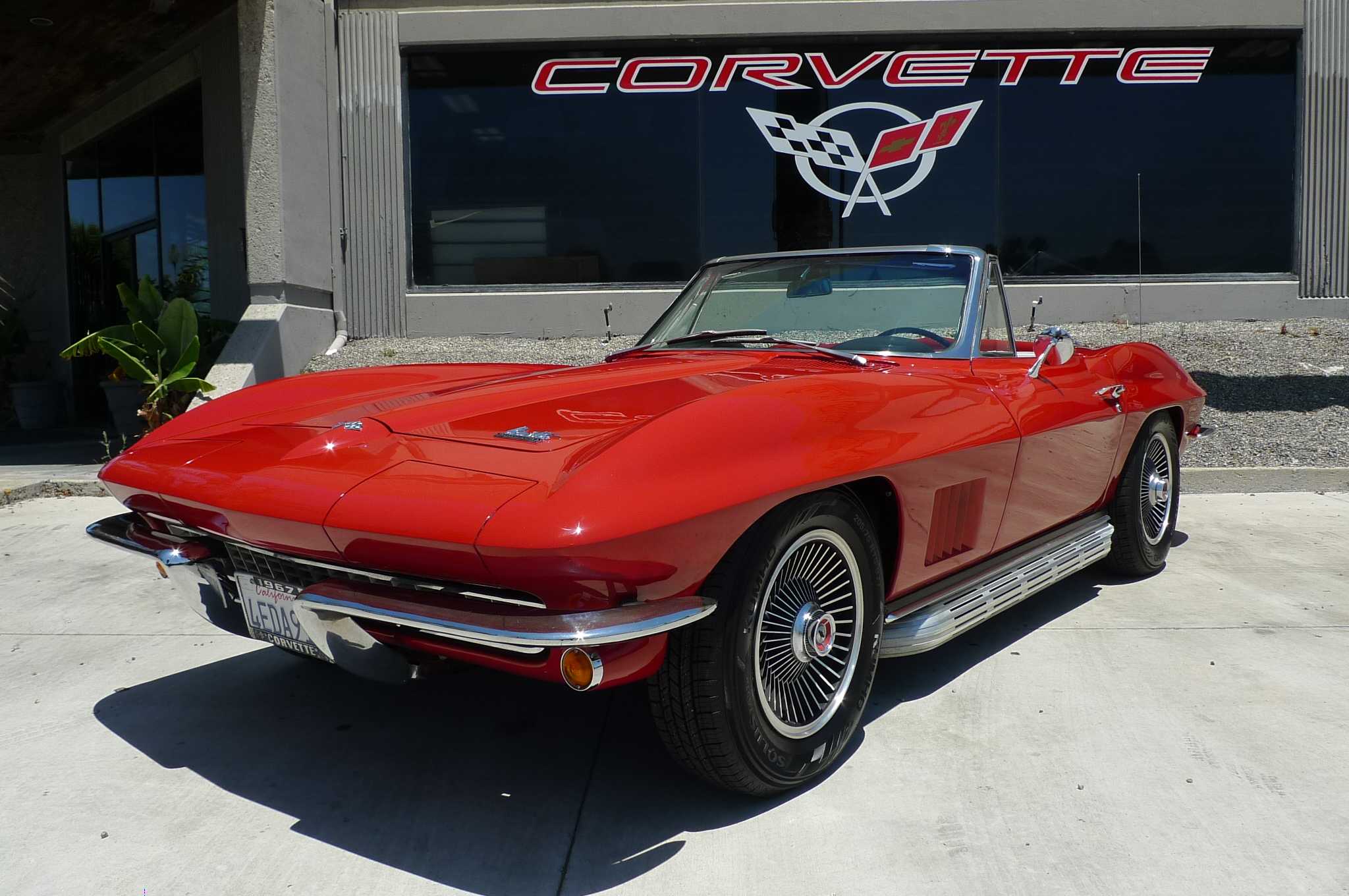 Chevrolet Corvette Image 14