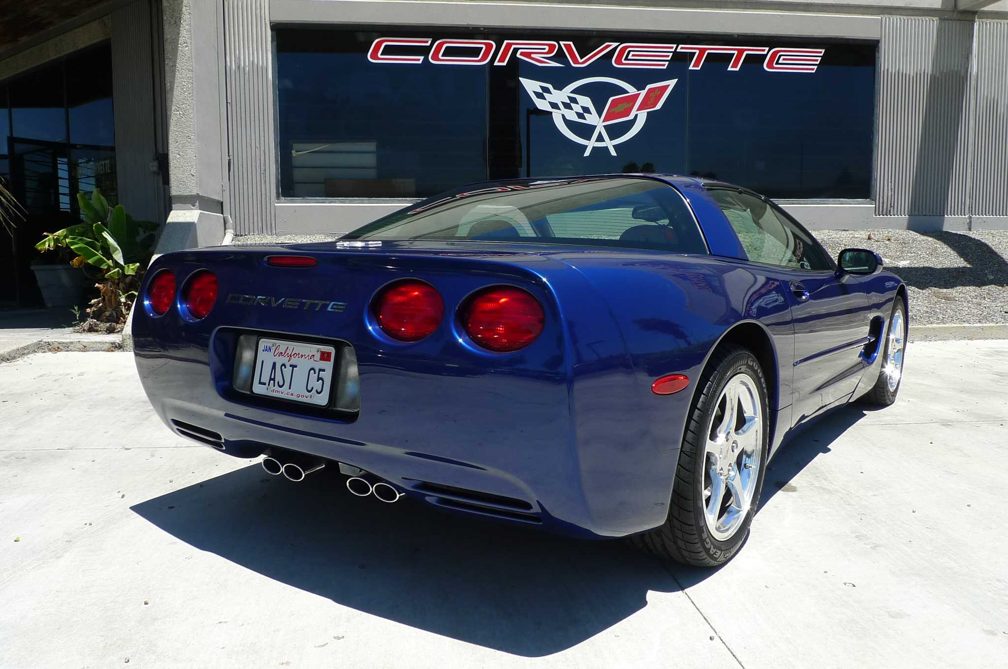 Chevrolet Corvette Image 10