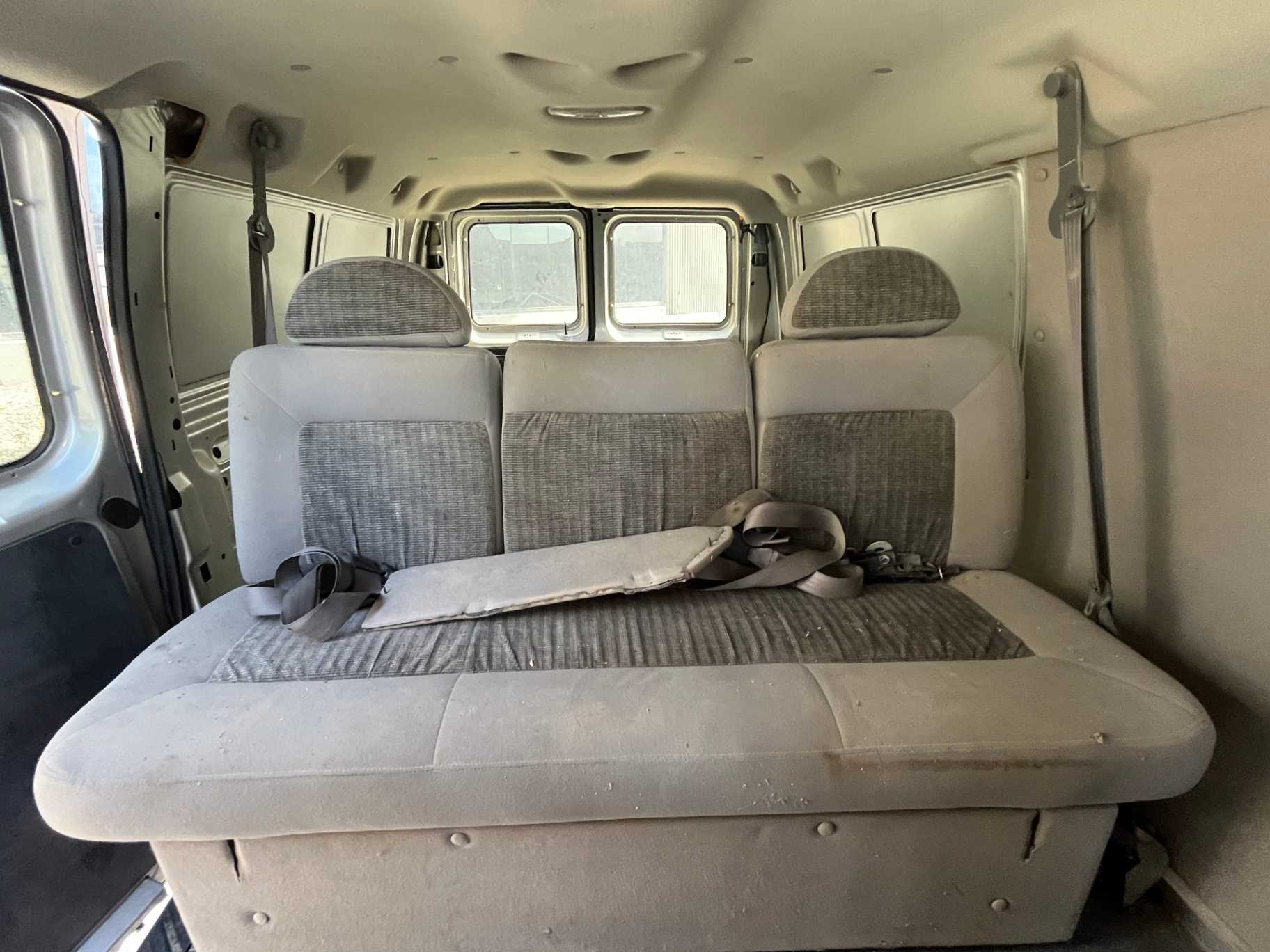 Ford E-Series Image 31