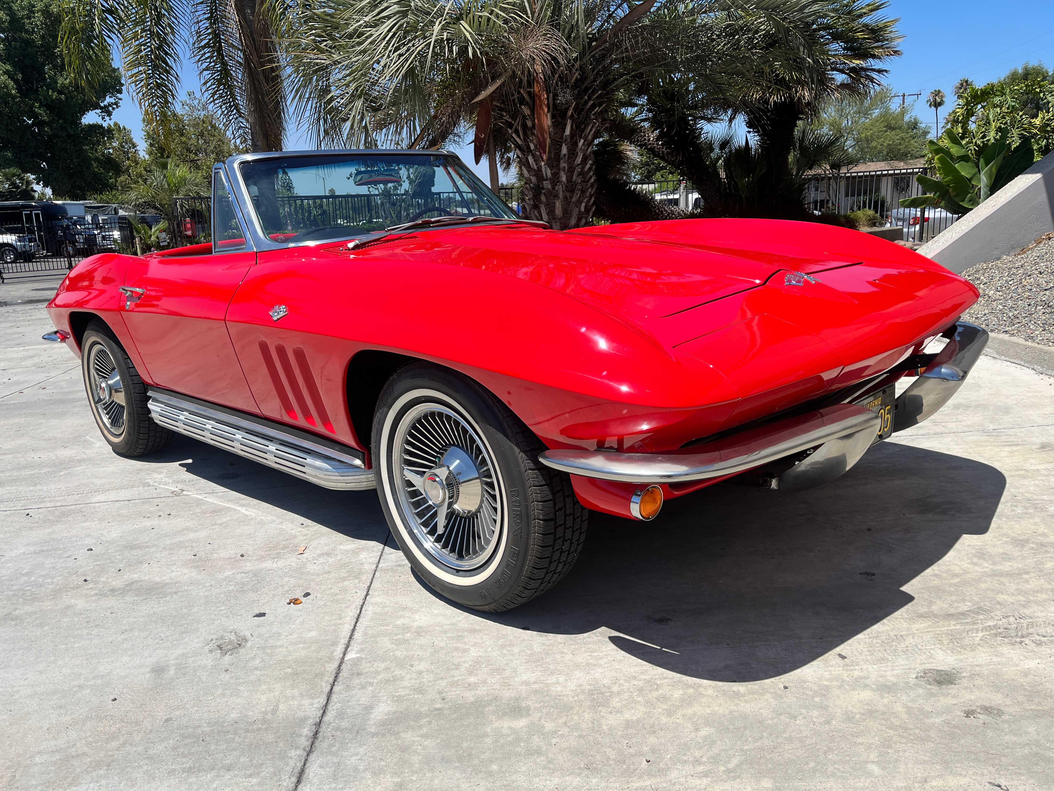 Chevrolet Corvette Image 11