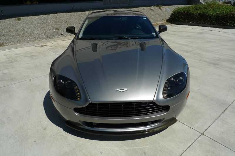 Aston Martin V8 Vantage Image 22