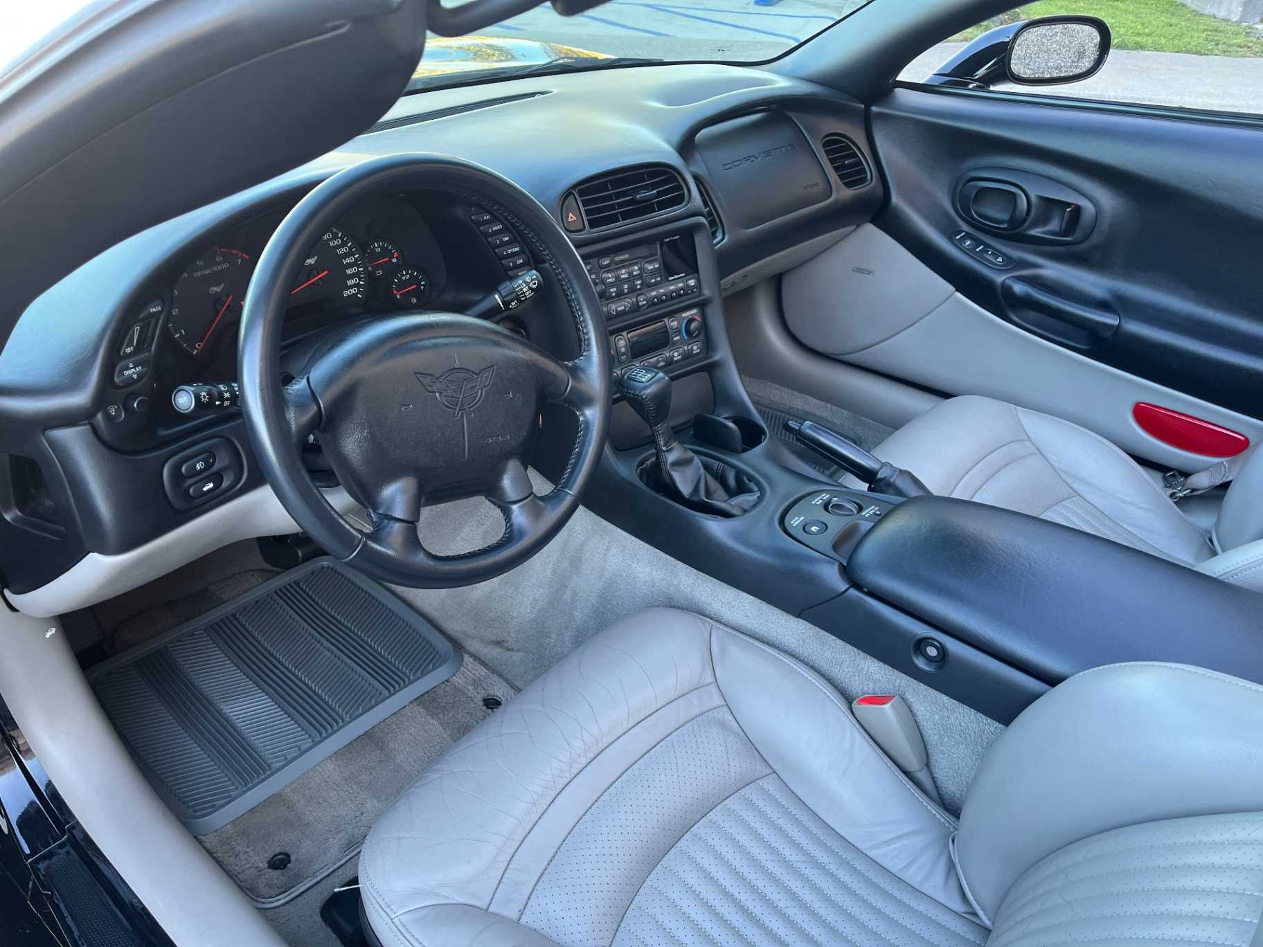 Chevrolet Corvette Image 31