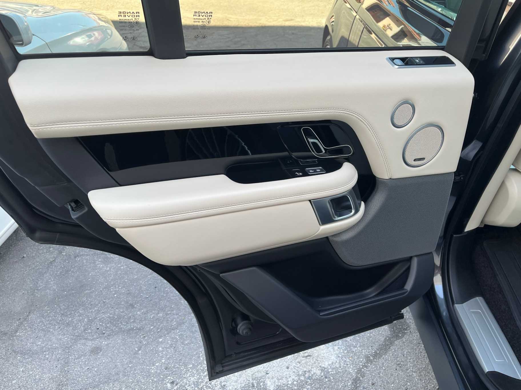 Land Rover Range Rover Image 37