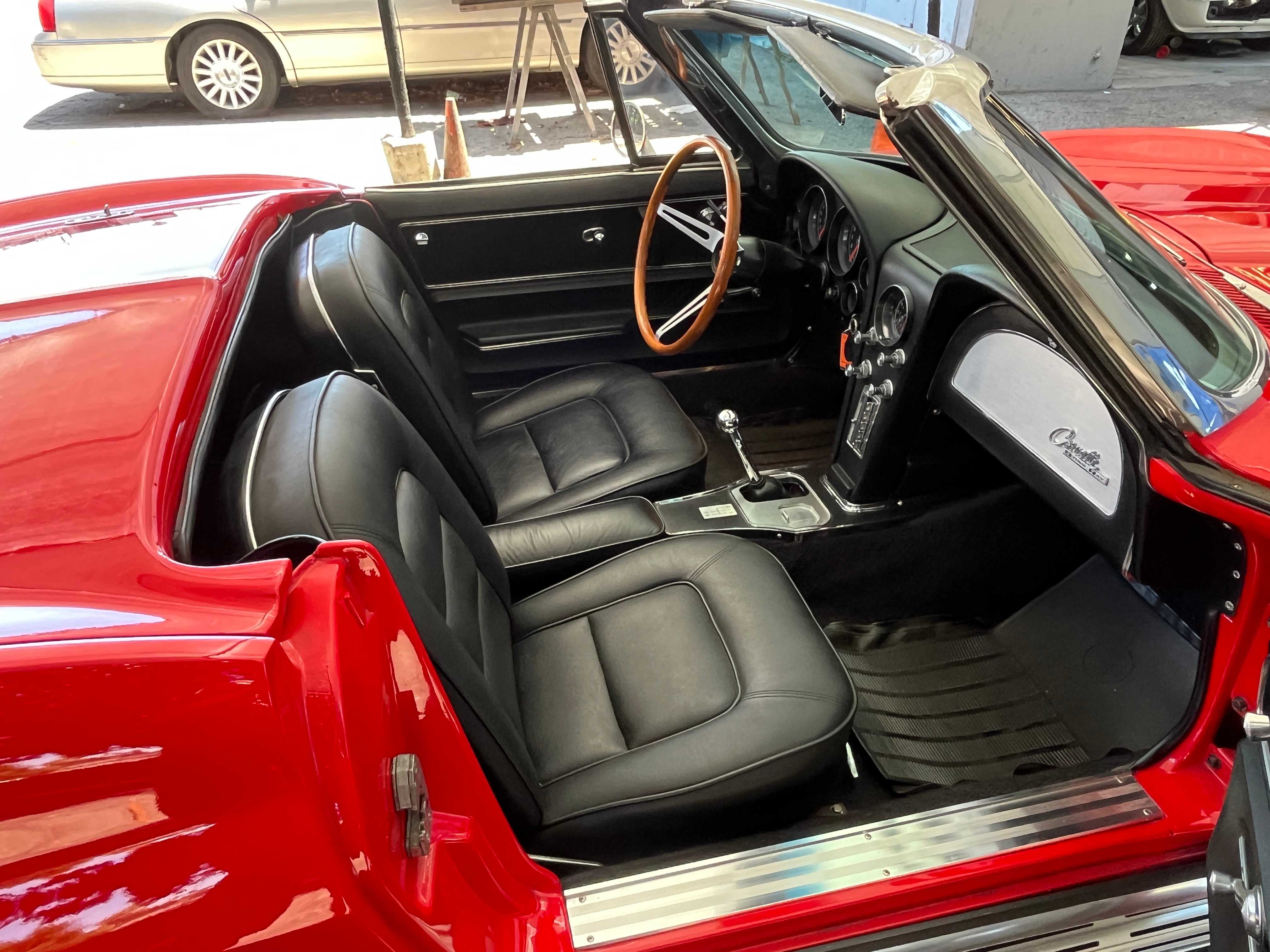 Chevrolet Corvette Image 19