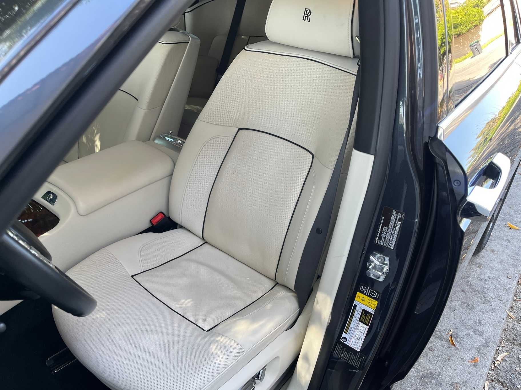 Rolls-Royce Ghost Image 36