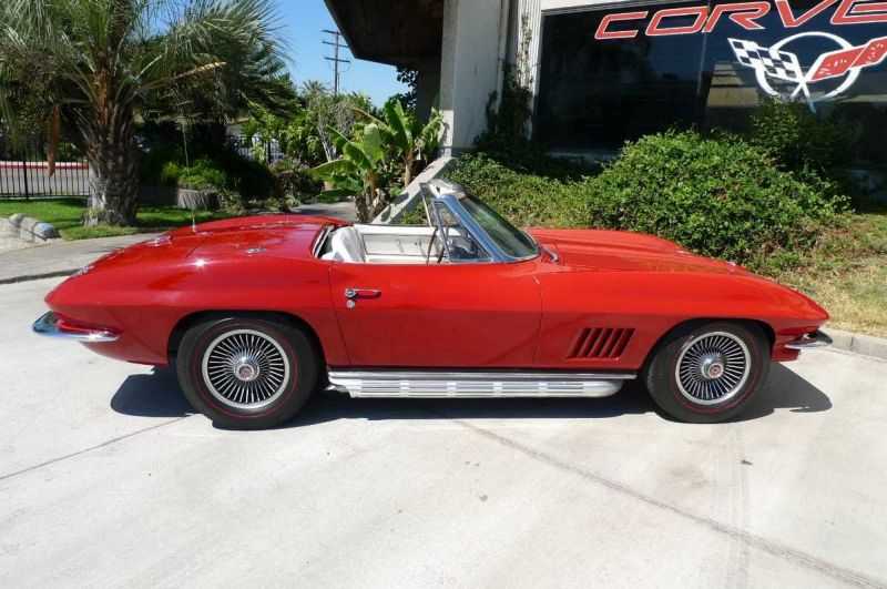 Chevrolet Corvette Image 12