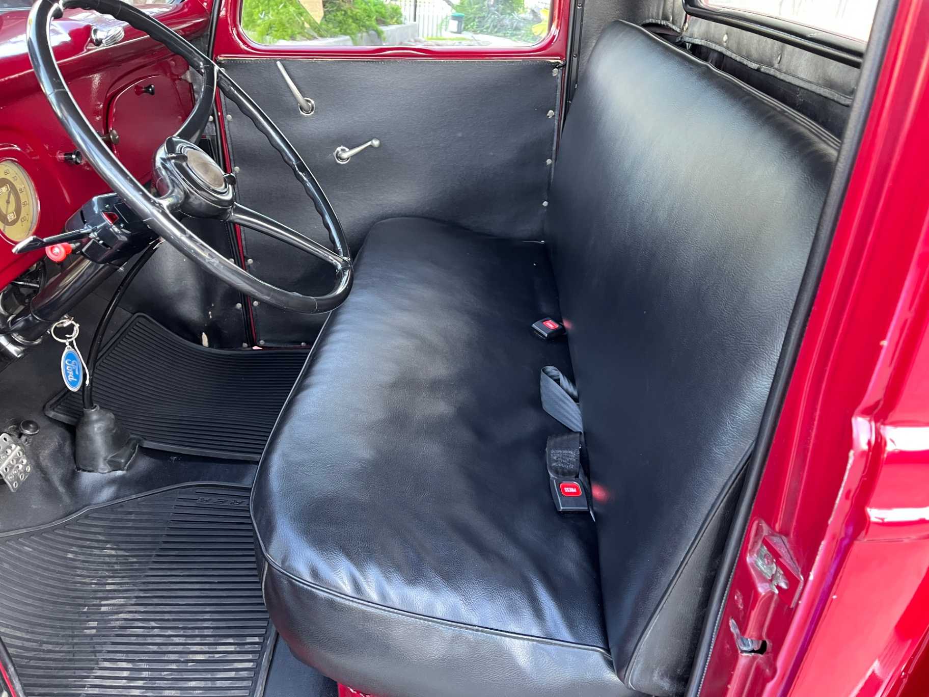 Ford pickup Image 36