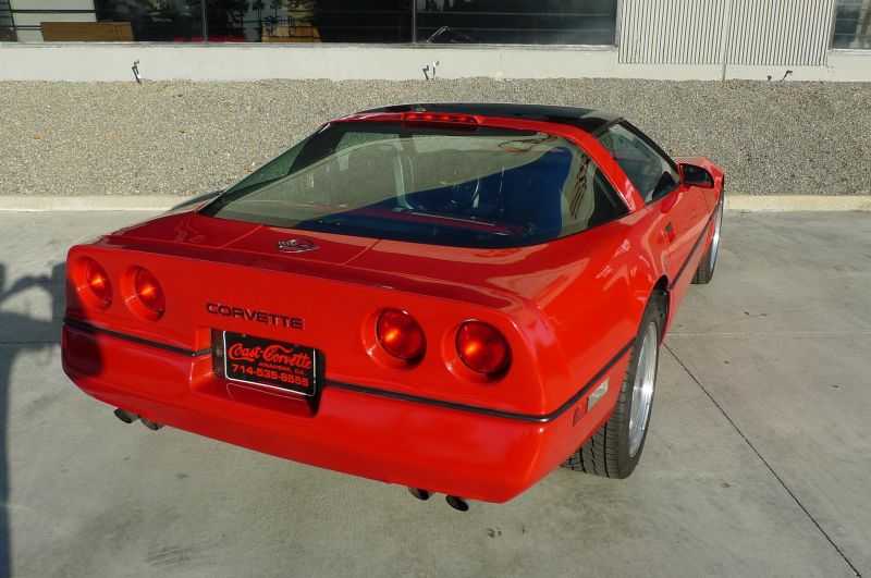 Chevrolet Corvette Image 18