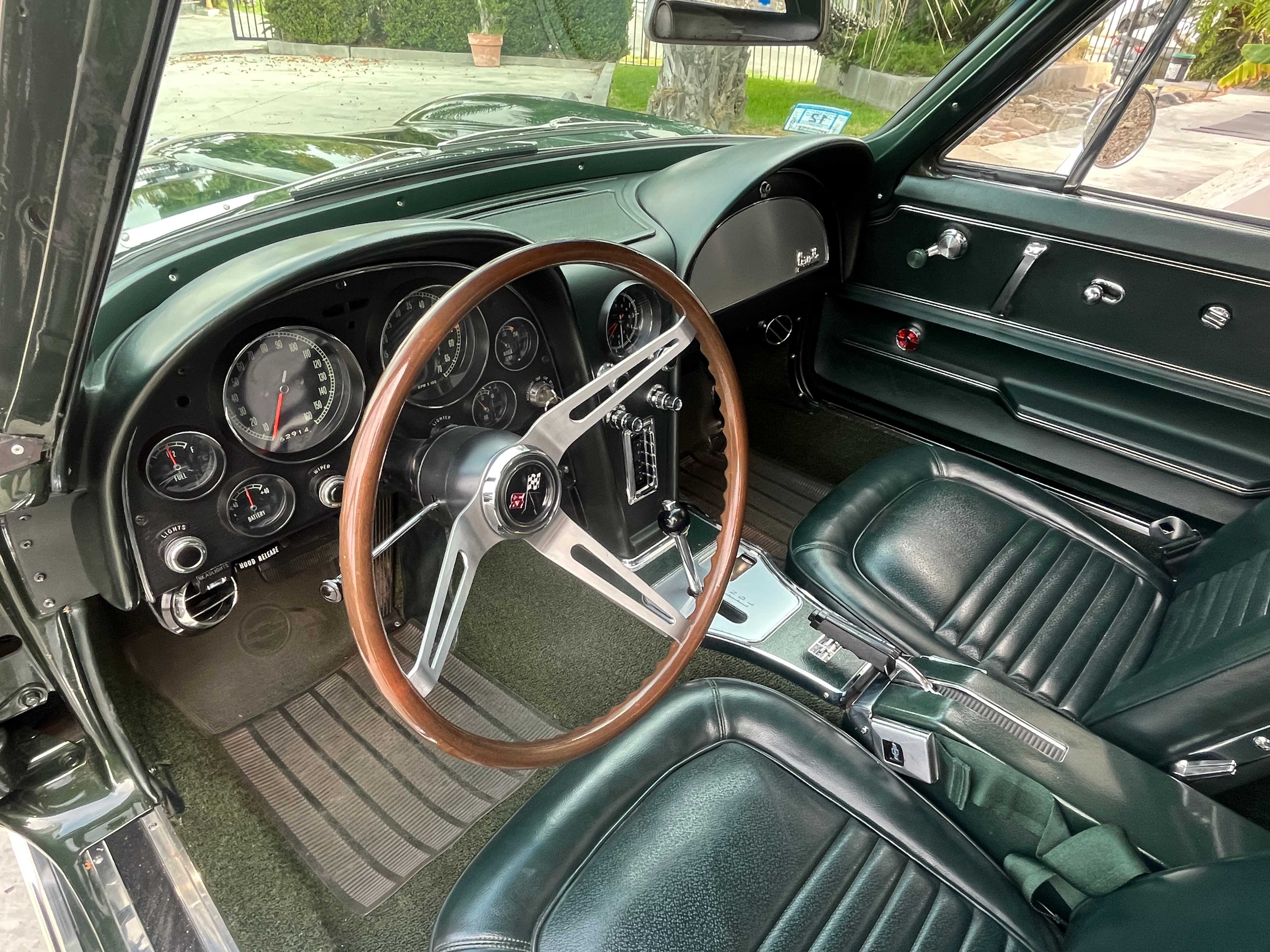 Chevrolet Corvette Image 15
