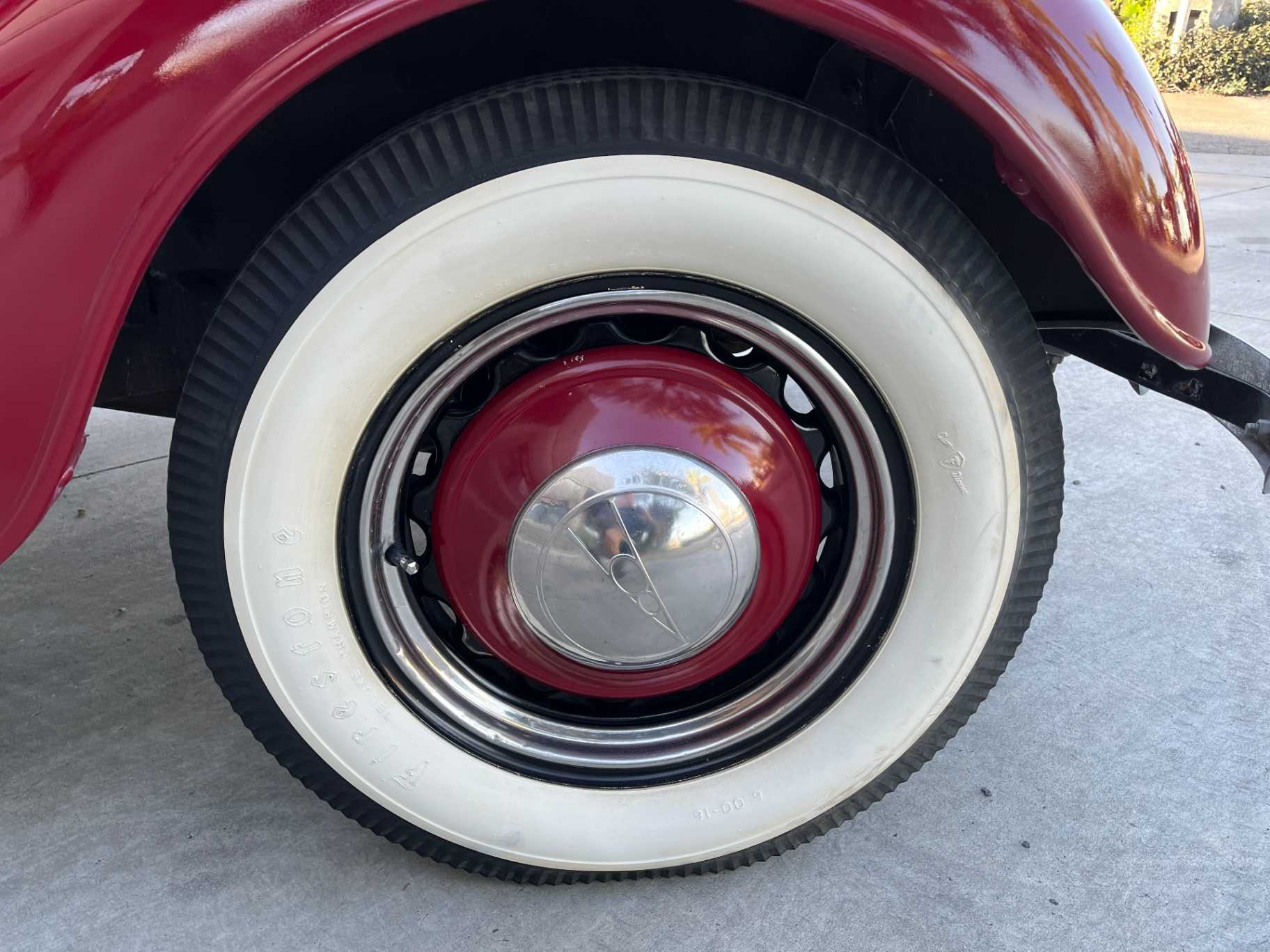 Ford pickup Image 23