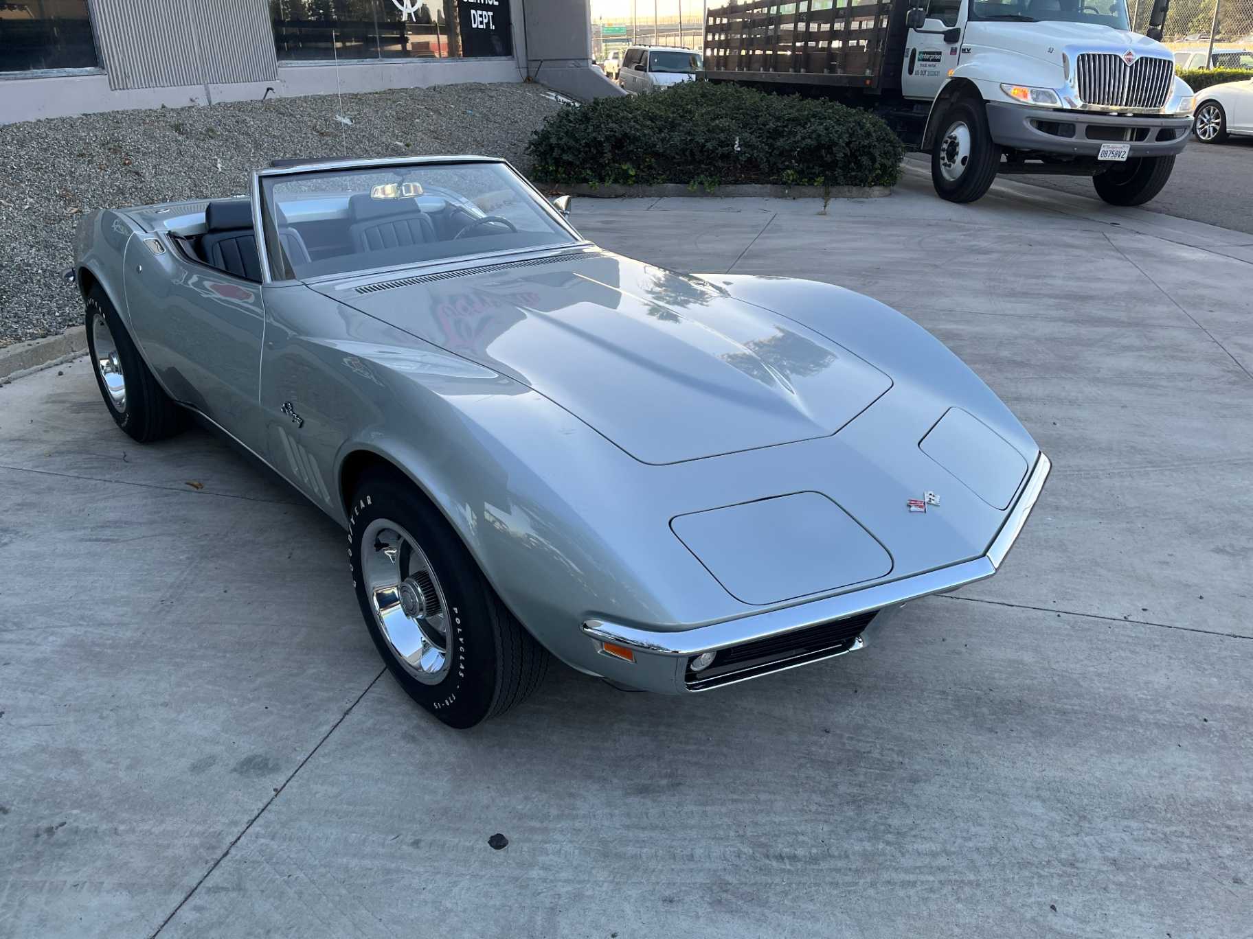 Chevrolet Corvette Image 13