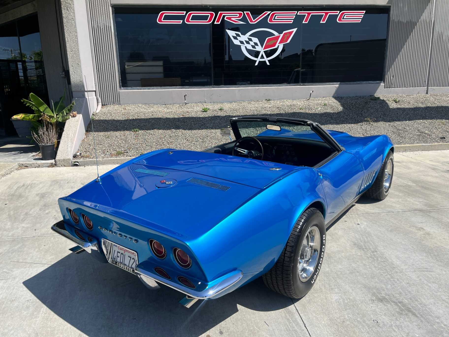 Chevrolet Corvette Image 6