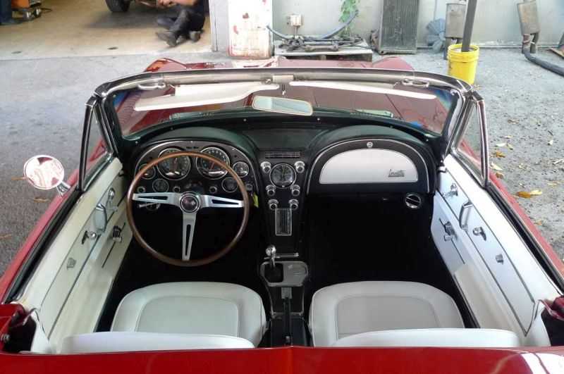 Chevrolet Corvette Image 10