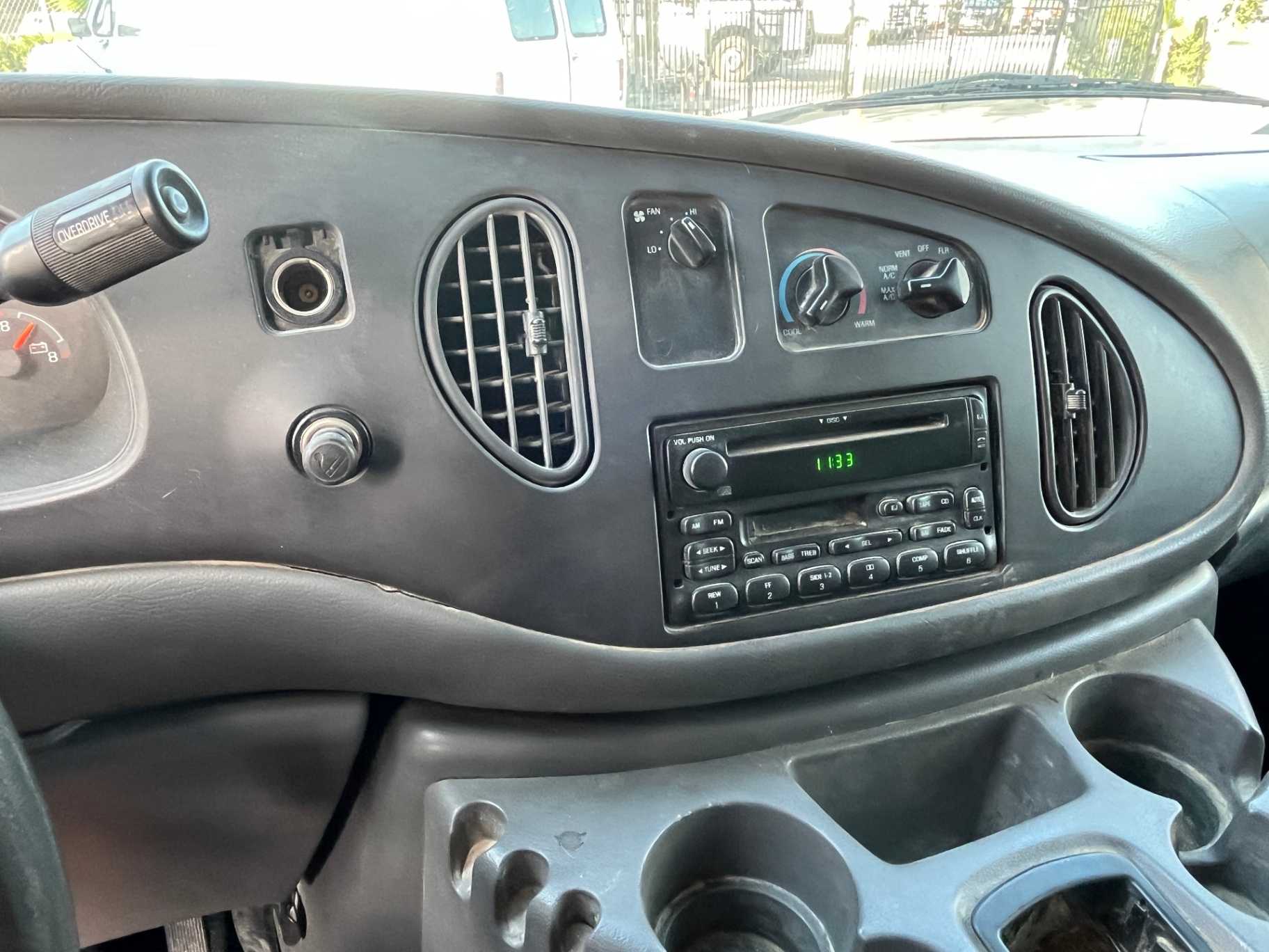 Ford E-Series Image 62