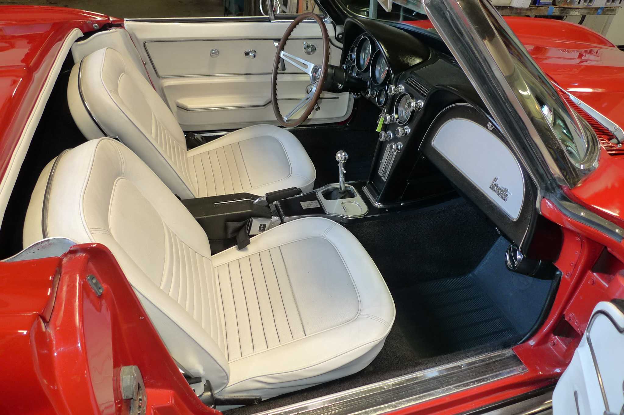 Chevrolet Corvette Image 43