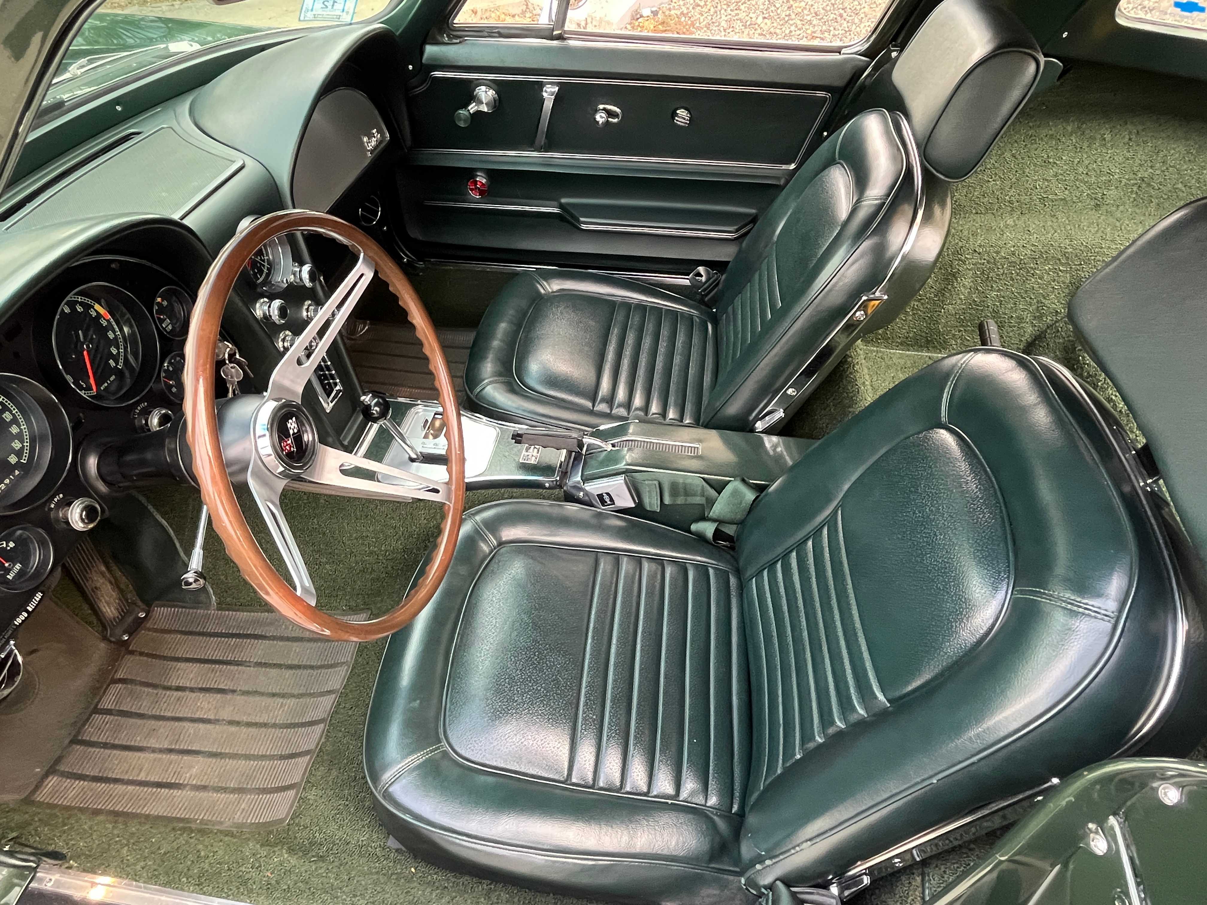 Chevrolet Corvette Image 21