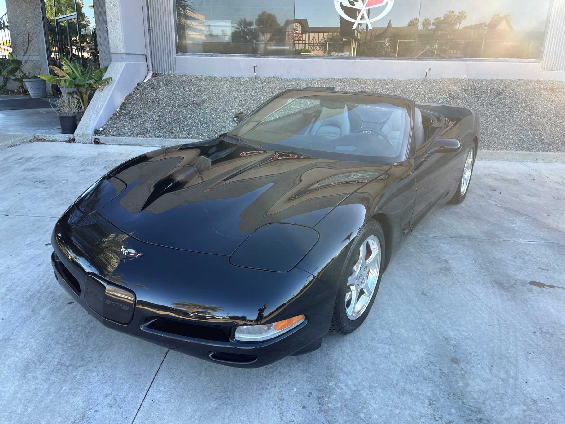 Chevrolet Corvette Image 13