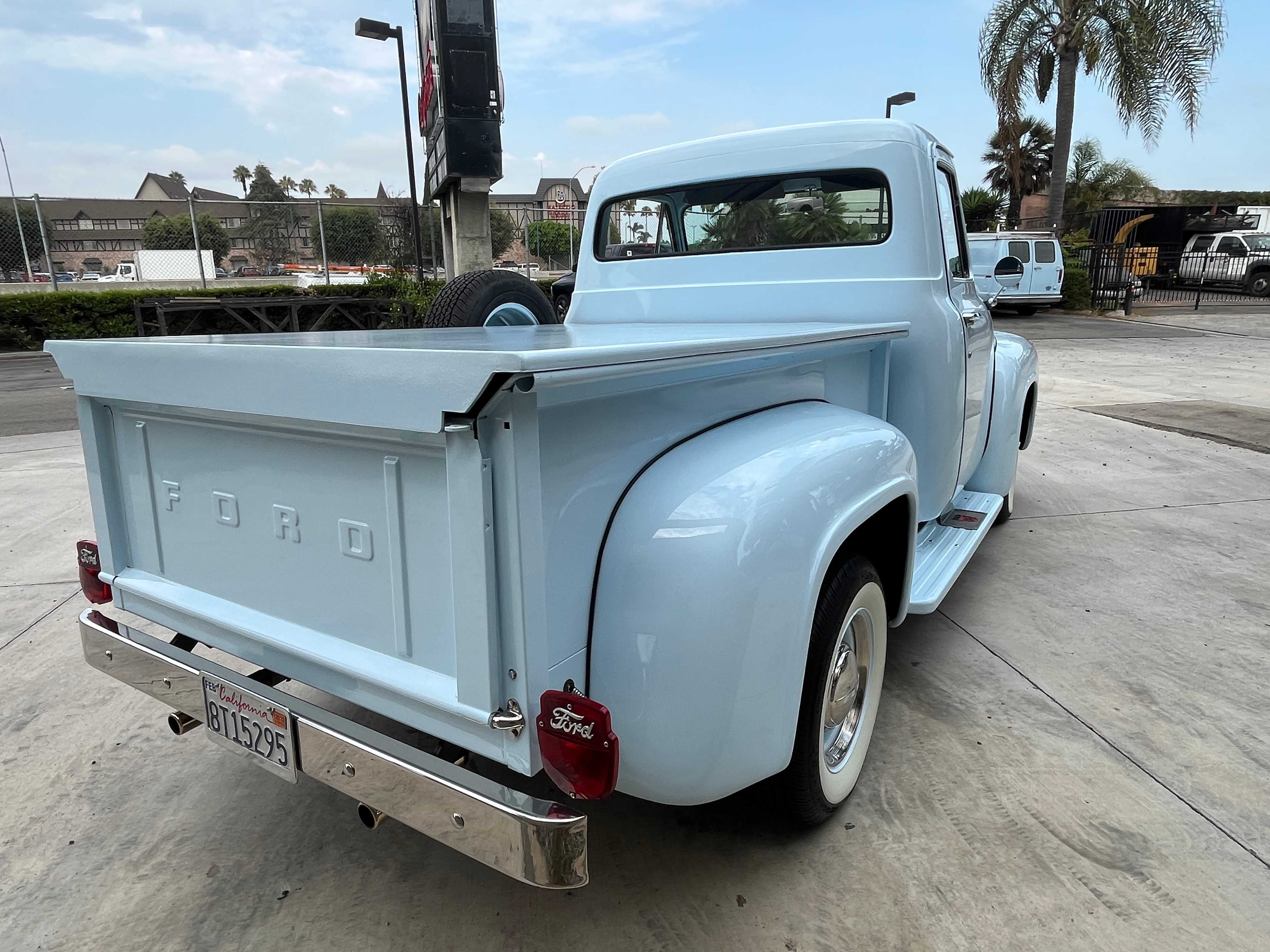 Ford F-100 Image 21